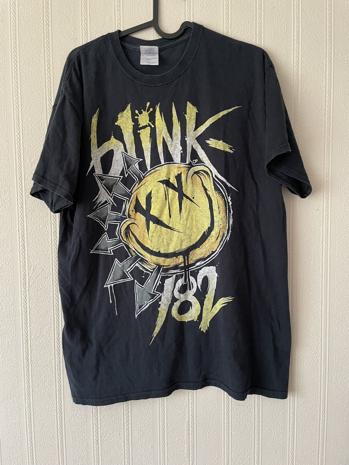 Band Tees × Vintage Vintage T Shirt Blink 182 Rock Band Tees Big Logo Size US M / EU 48-50 / 2 - 1 Thumbnail