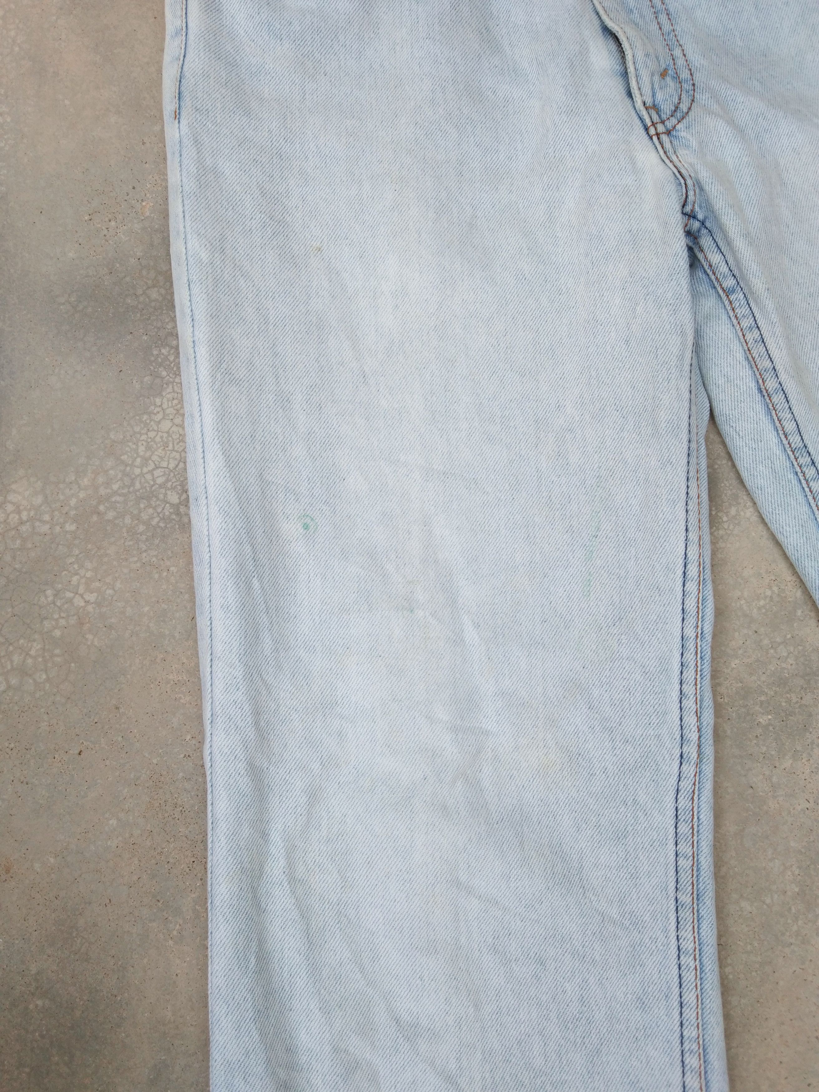 Jean × Levi's × Vintage Vintage Levis Jeans 515 Straight Leg Distressed Denim 31x29 Size US 31 - 6 Thumbnail
