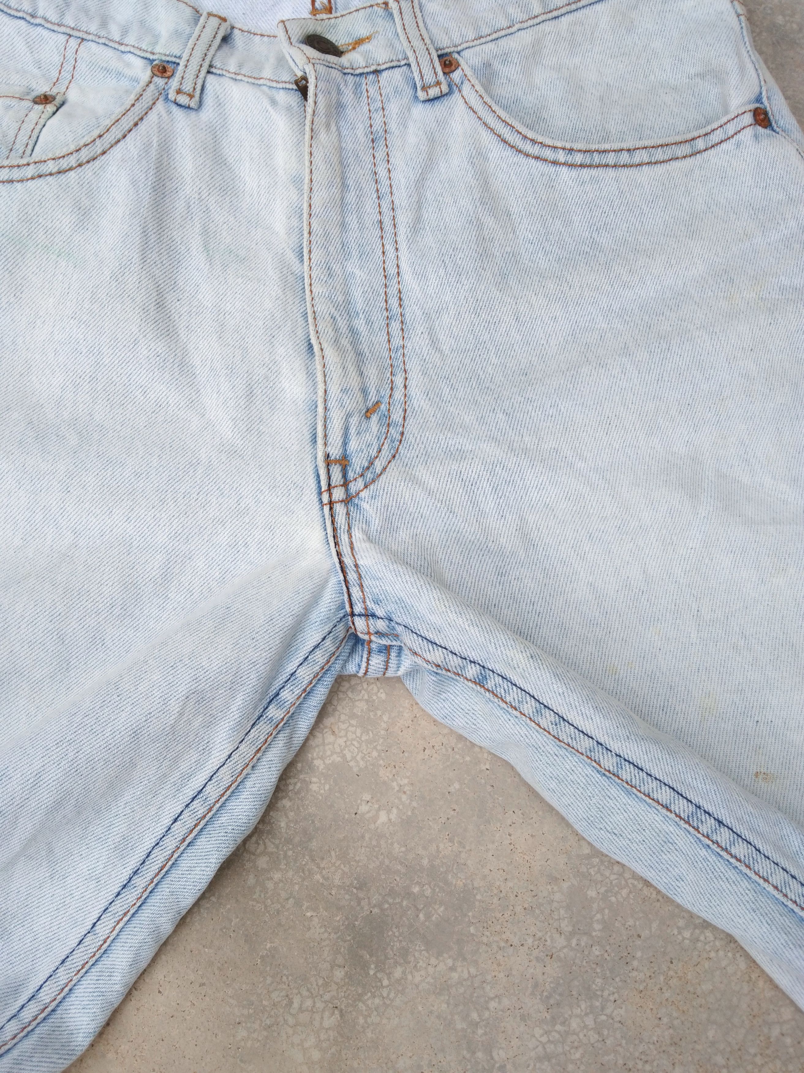 Jean × Levi's × Vintage Vintage Levis Jeans 515 Straight Leg Distressed Denim 31x29 Size US 31 - 8 Thumbnail