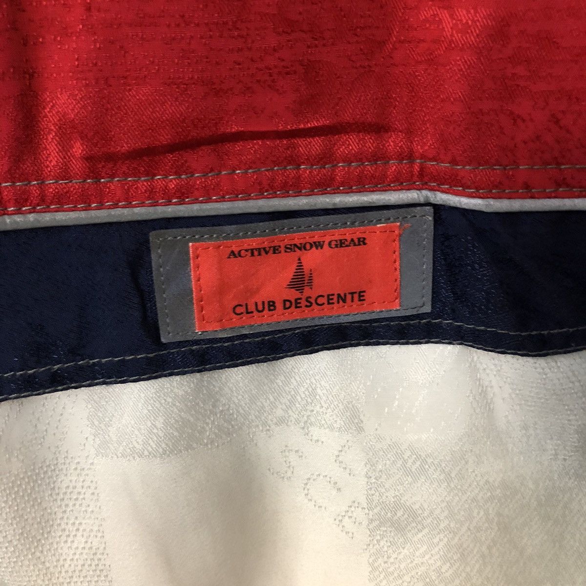 Descente × Japanese Brand × Vintage Vintage Descente Zipper Ups Hoodie Jacket Made in Japan Size US XL / EU 56 / 4 - 12 Thumbnail