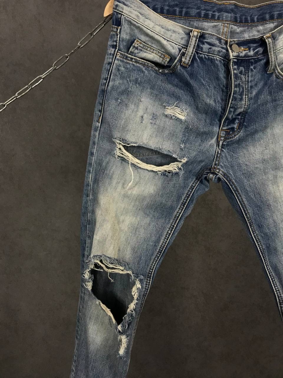 MNML MNML distressed denim jeans Size US 31 - 3 Thumbnail
