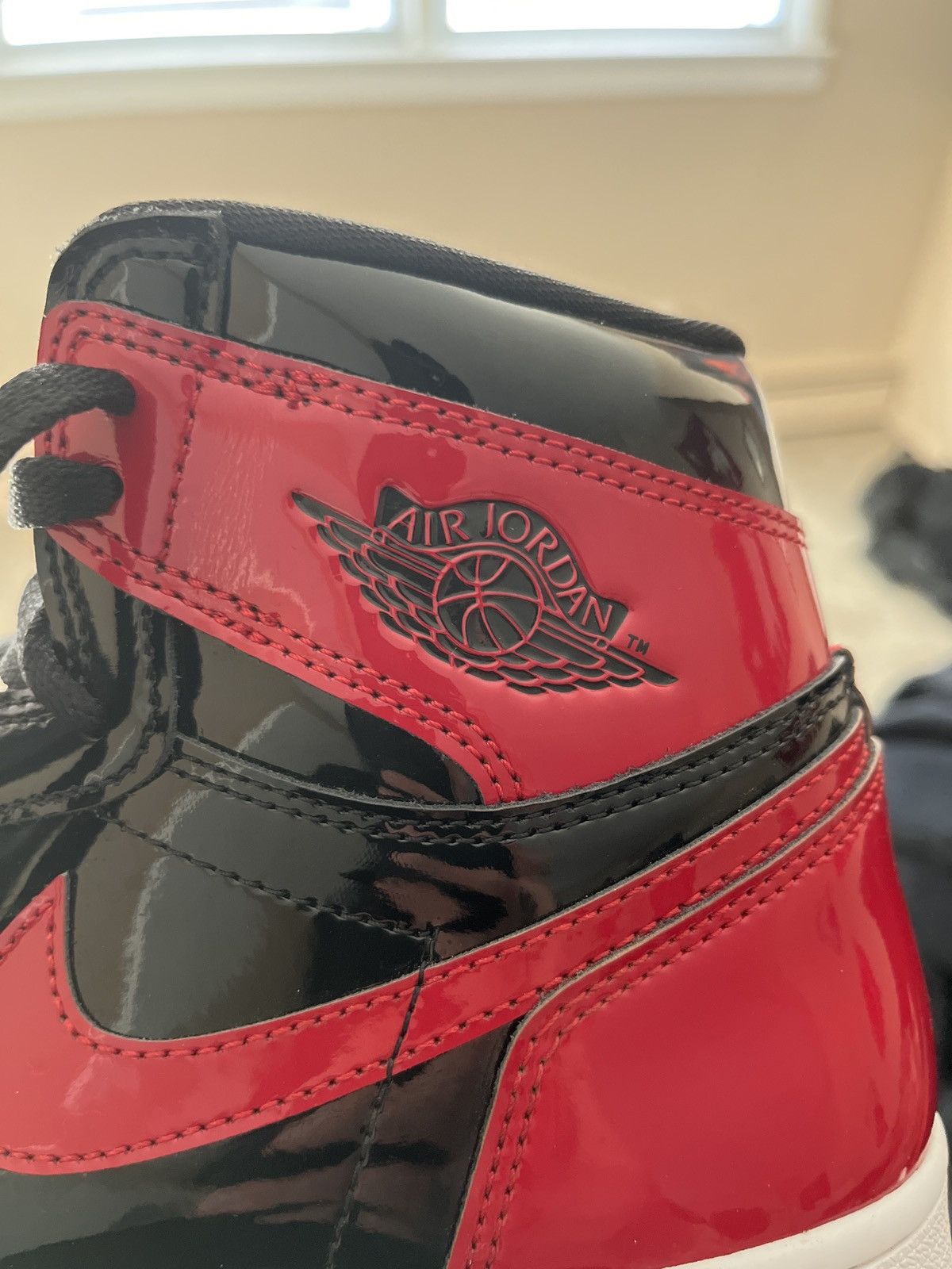 Jordan Brand Air Jordan 1 high patent bred Size US 8.5 / EU 41-42 - 4 Thumbnail