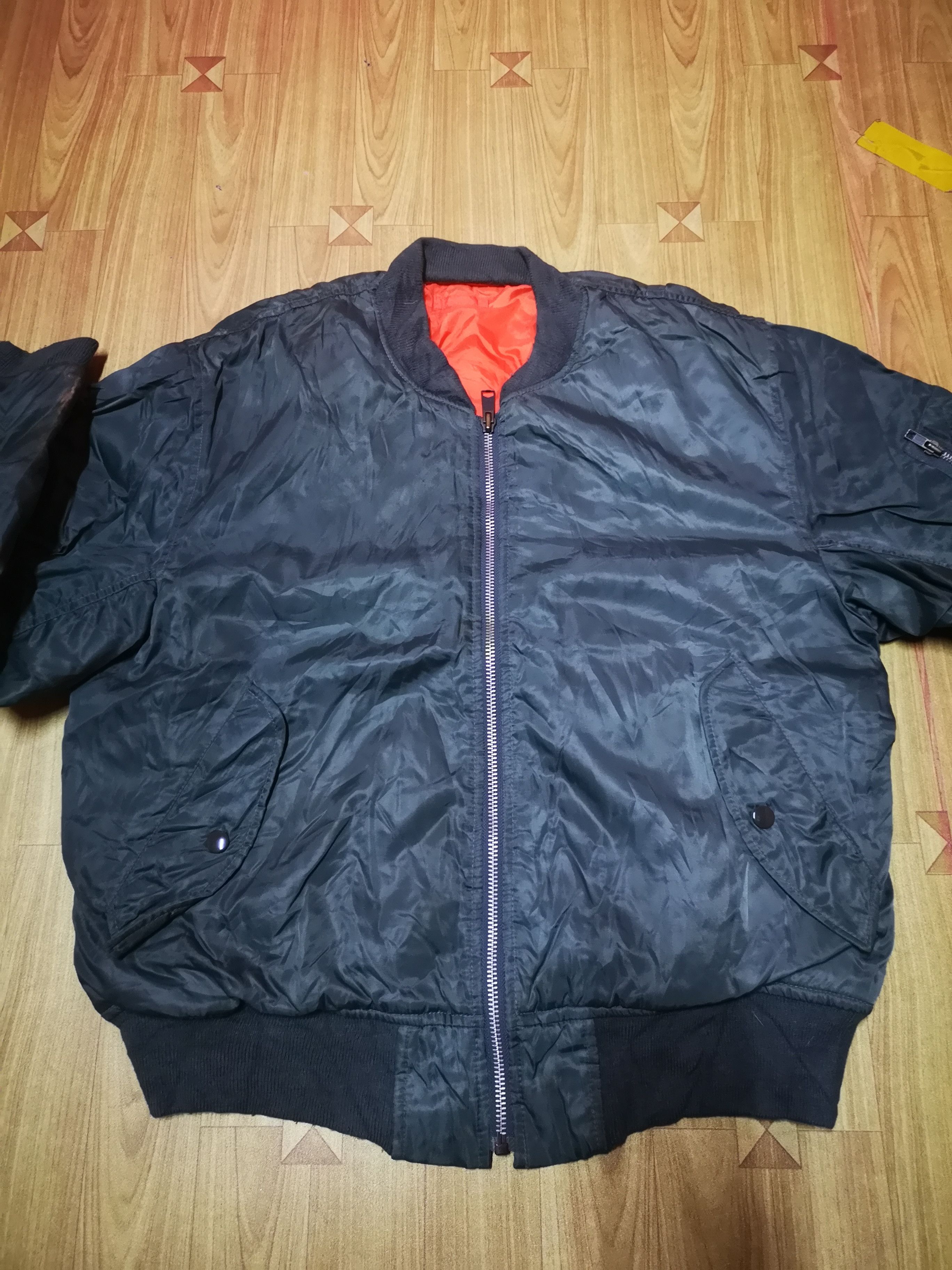 Uniqlo Bomber Jacket uniqlo Size US M / EU 48-50 / 2 - 3 Thumbnail