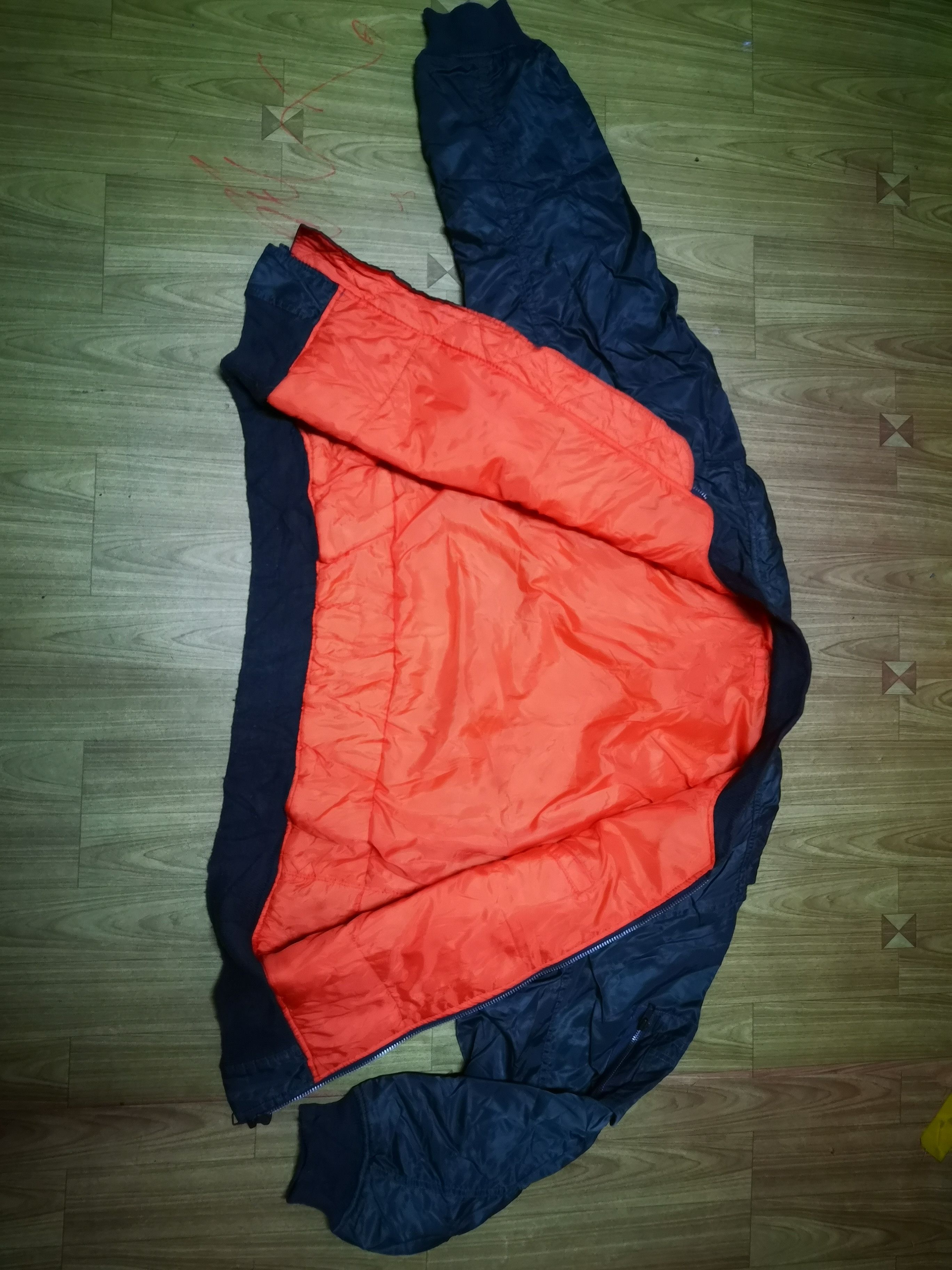 Uniqlo Bomber Jacket uniqlo Size US M / EU 48-50 / 2 - 4 Thumbnail
