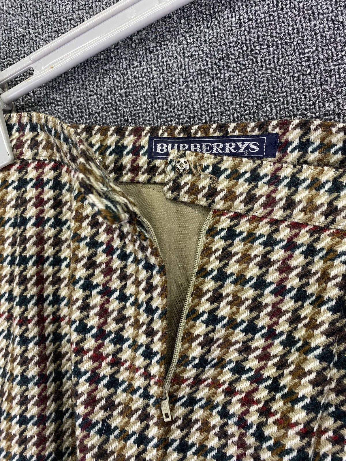 Burberry Vintage 90s Burberry Nova Check Wool Midi Skirts Size 25" / US 0 / IT 36 - 8 Thumbnail