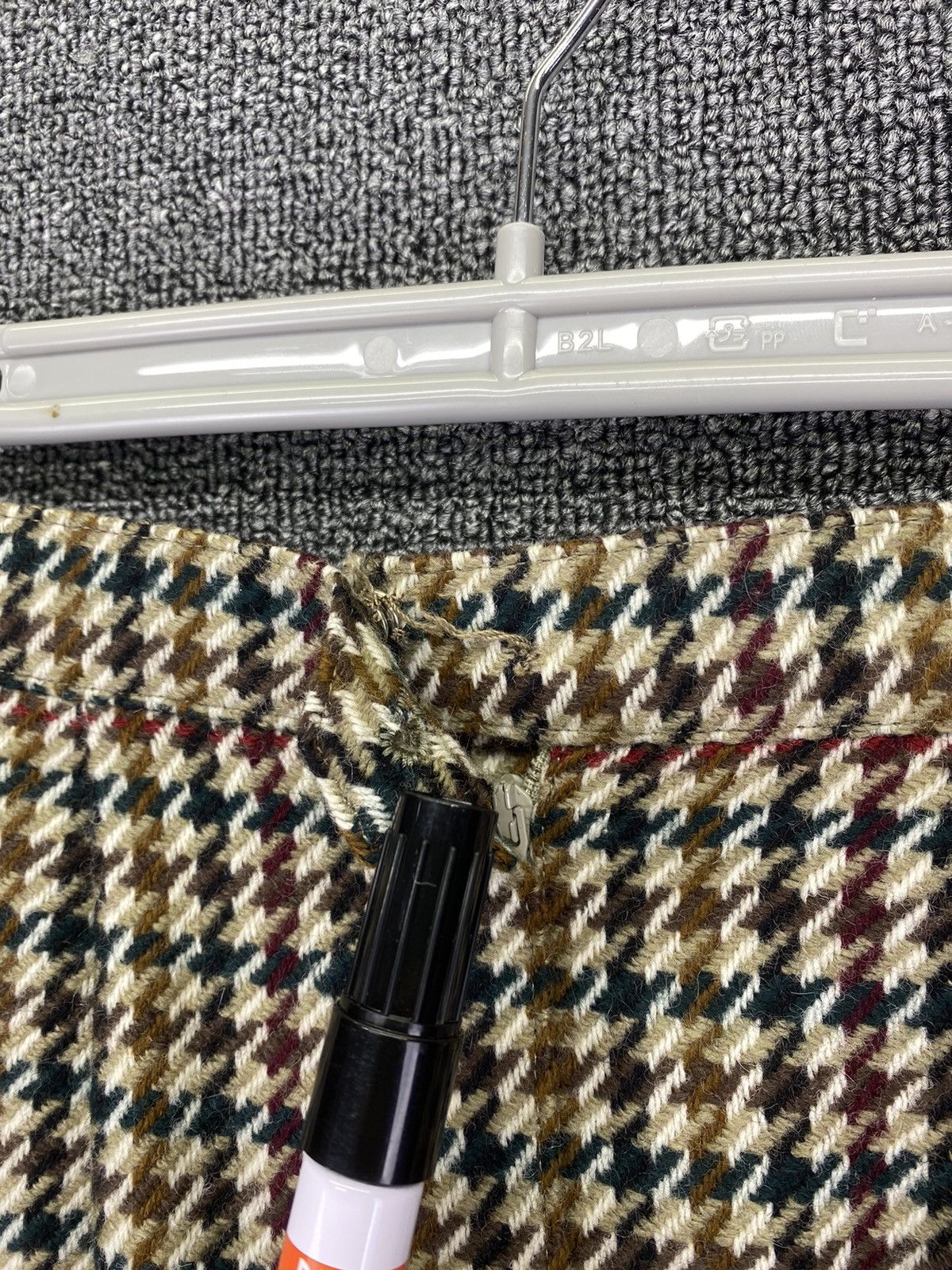 Burberry Vintage 90s Burberry Nova Check Wool Midi Skirts Size 25" / US 0 / IT 36 - 7 Thumbnail