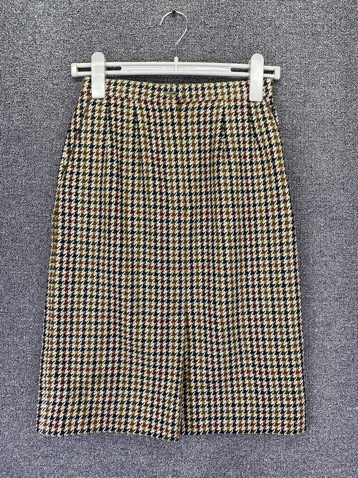 Burberry Vintage 90s Burberry Nova Check Wool Midi Skirts Size 25" / US 0 / IT 36 - 1 Thumbnail