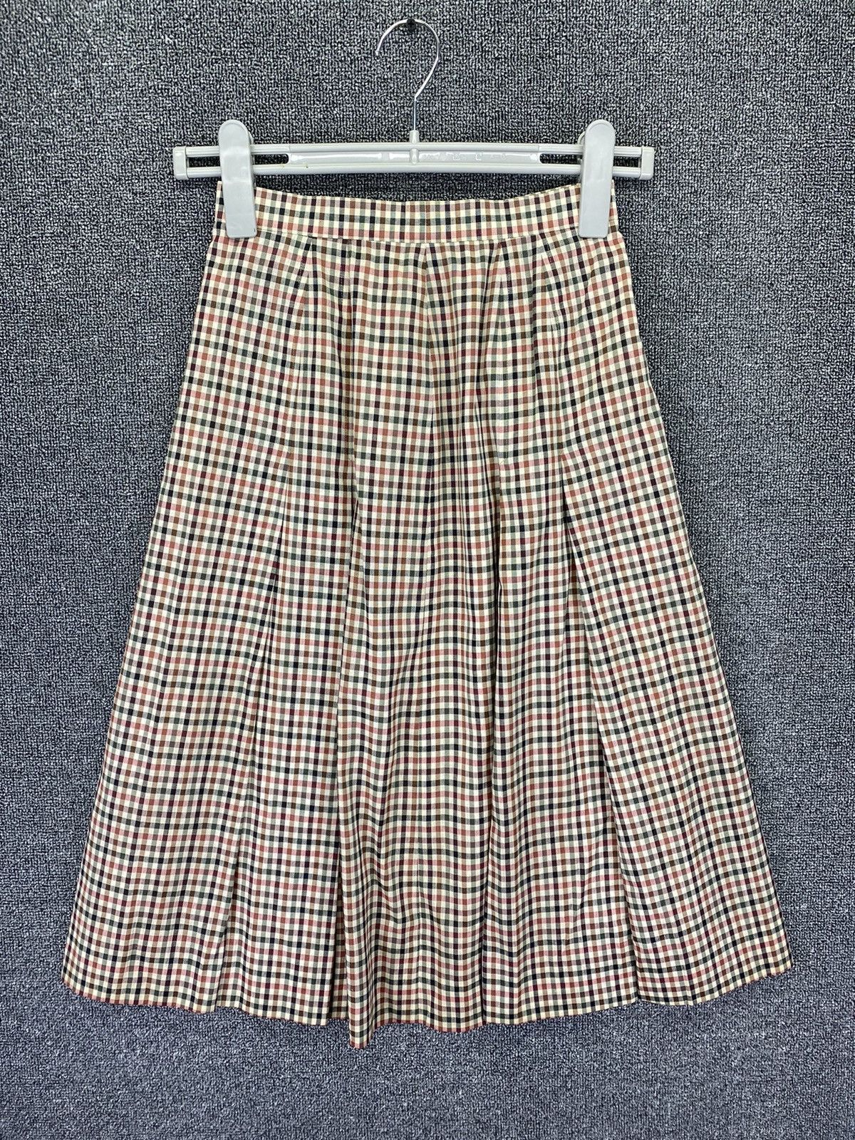 Burberry Burberry Nova Check Monogram Beige Stretch Pleated Skirts Size 23" - 3 Thumbnail