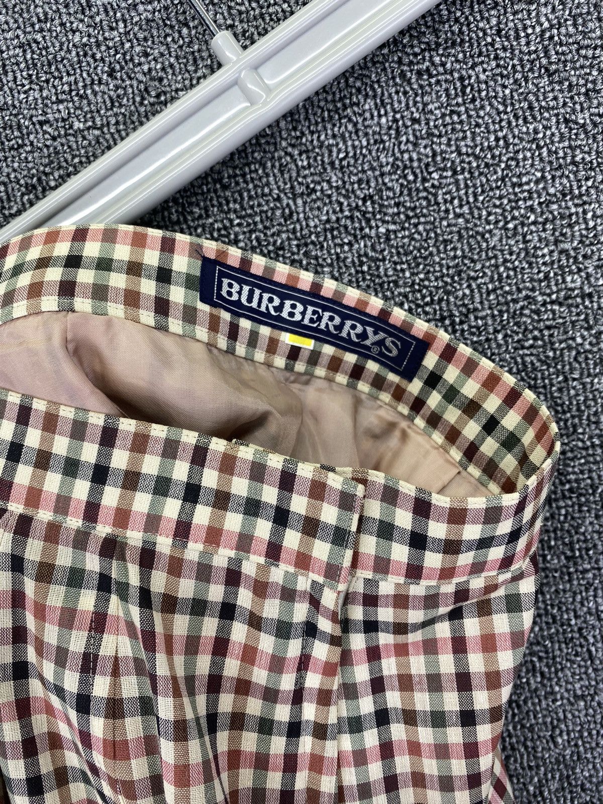 Burberry Burberry Nova Check Monogram Beige Stretch Pleated Skirts Size 23" - 4 Thumbnail