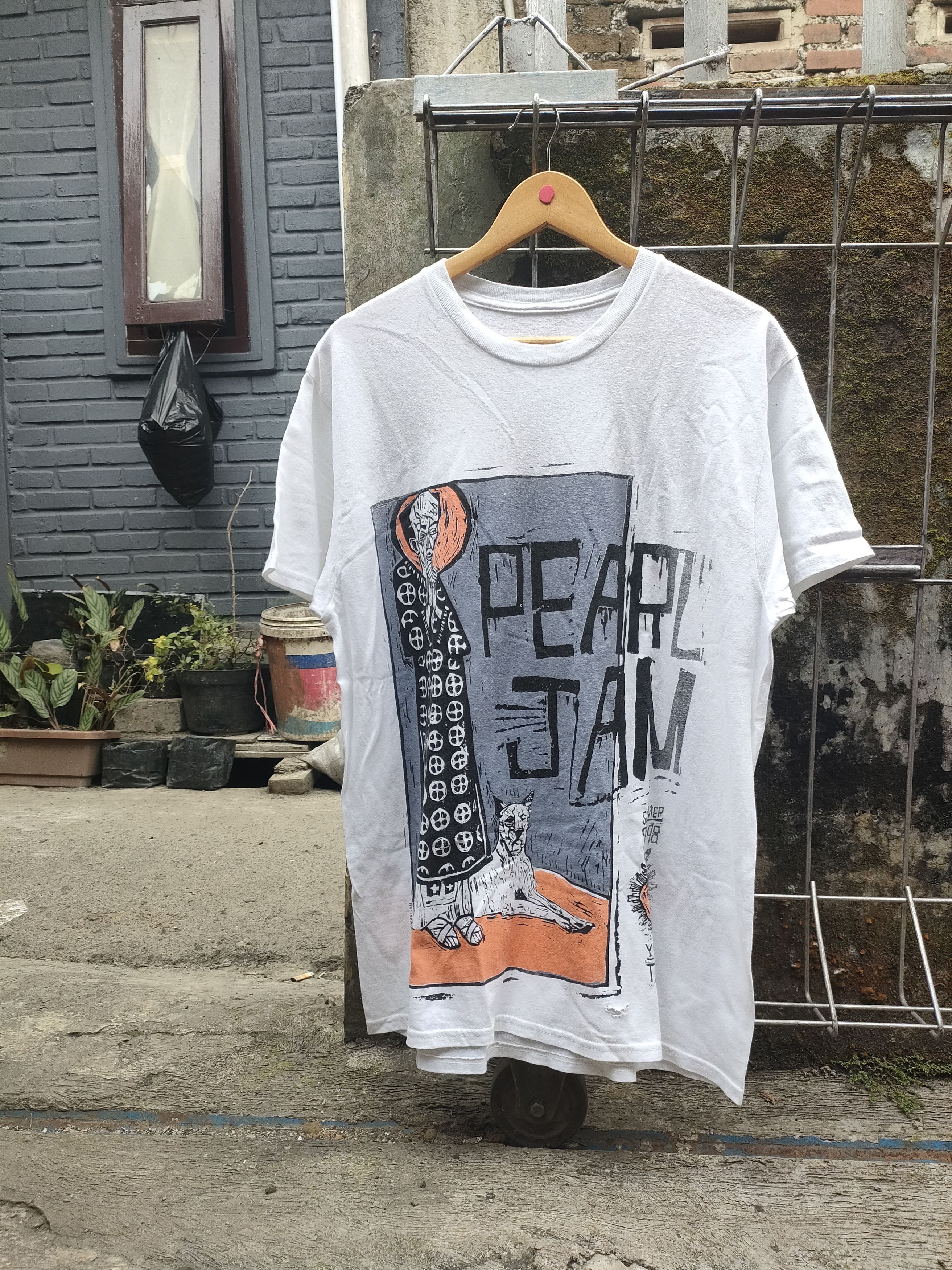 Vintage Pearl Jam 1998 Tour T Shirt (Size XL) NWOT — Roots