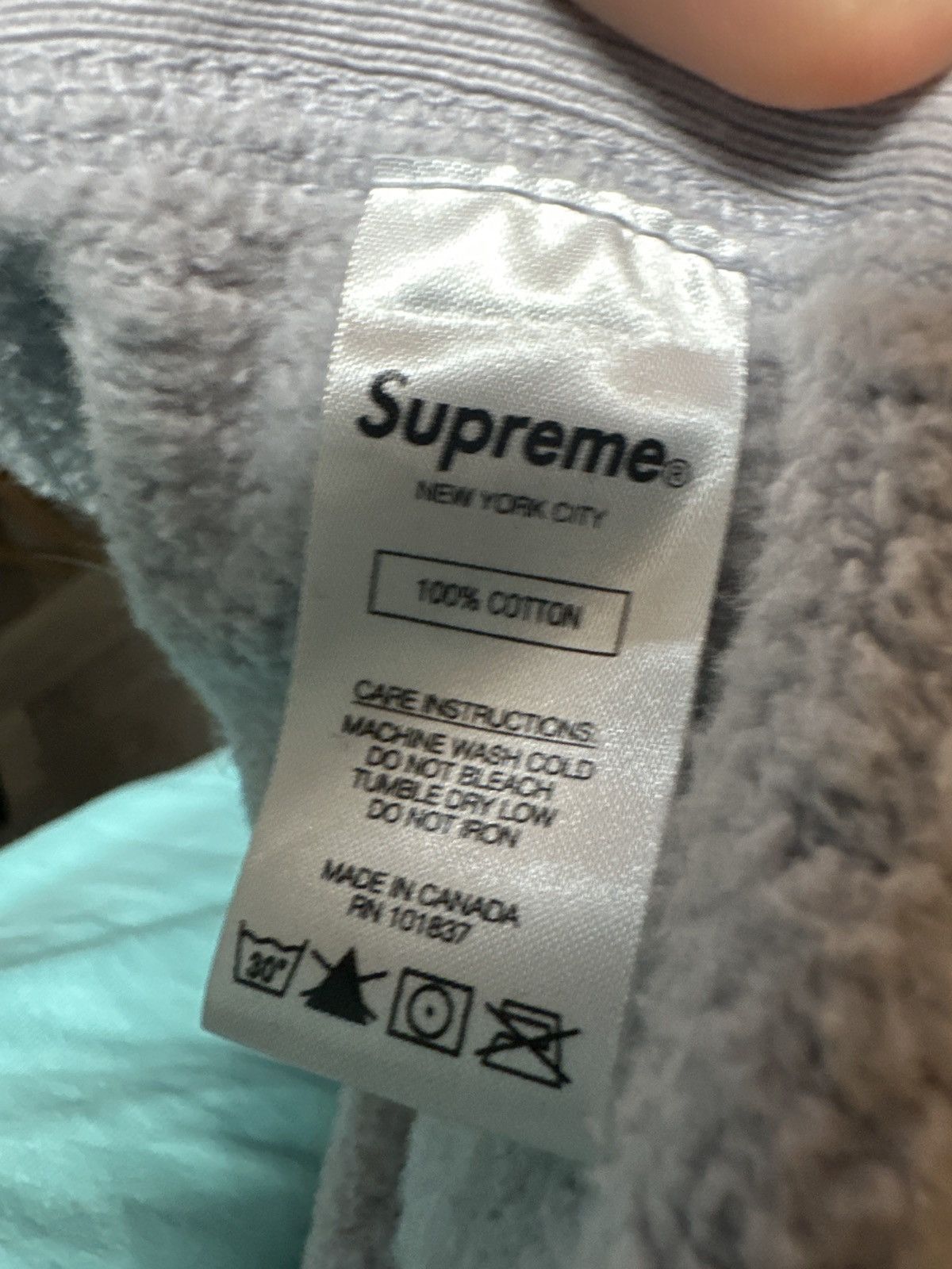 Supreme Supreme Small Box Hooded Sweatshirt Grey size small *RARE* Size US S / EU 44-46 / 1 - 7 Thumbnail
