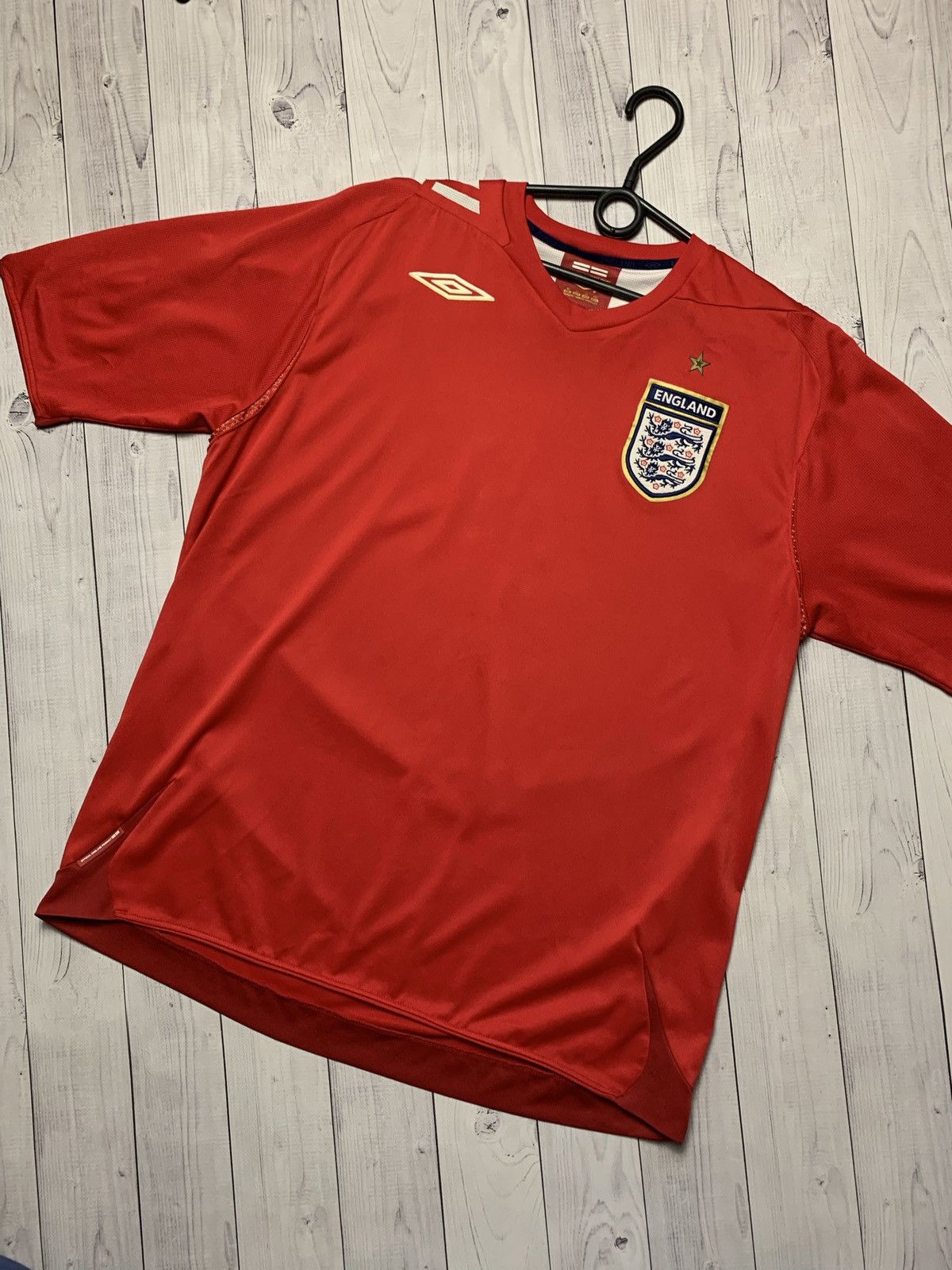 Umbro Vintage Umbro England soccer jersey size xl Size US XL / EU 56 / 4 - 2 Thumbnail