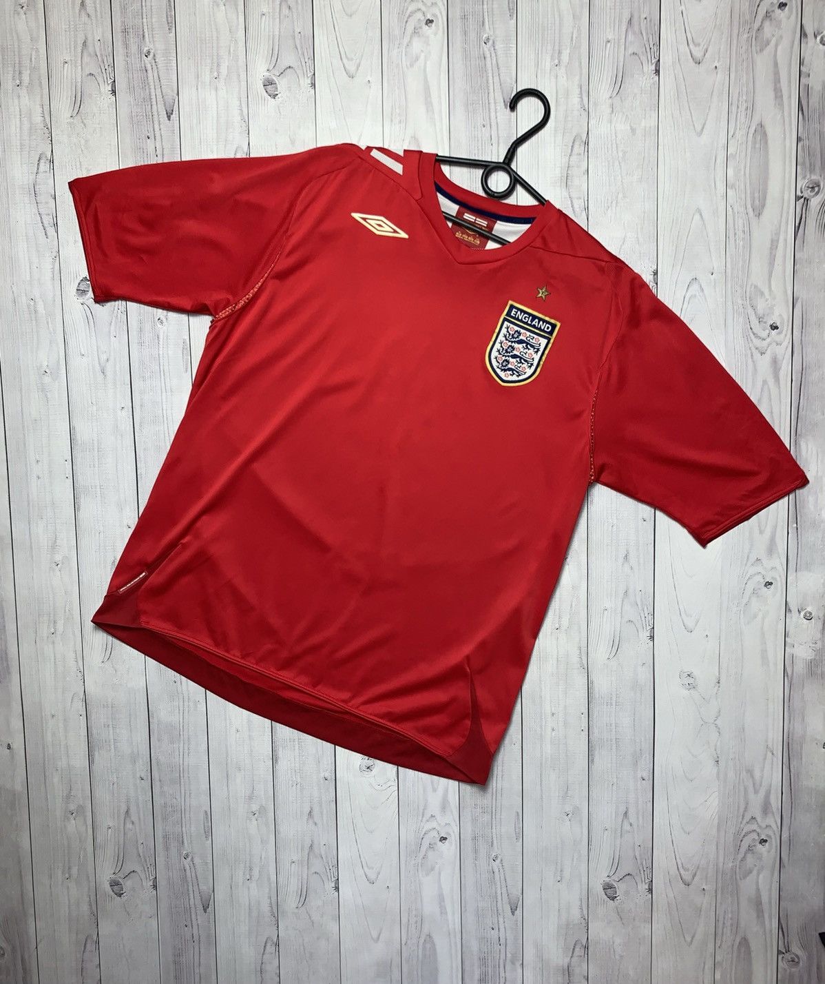 Umbro Vintage Umbro England soccer jersey size xl Size US XL / EU 56 / 4 - 1 Thumbnail