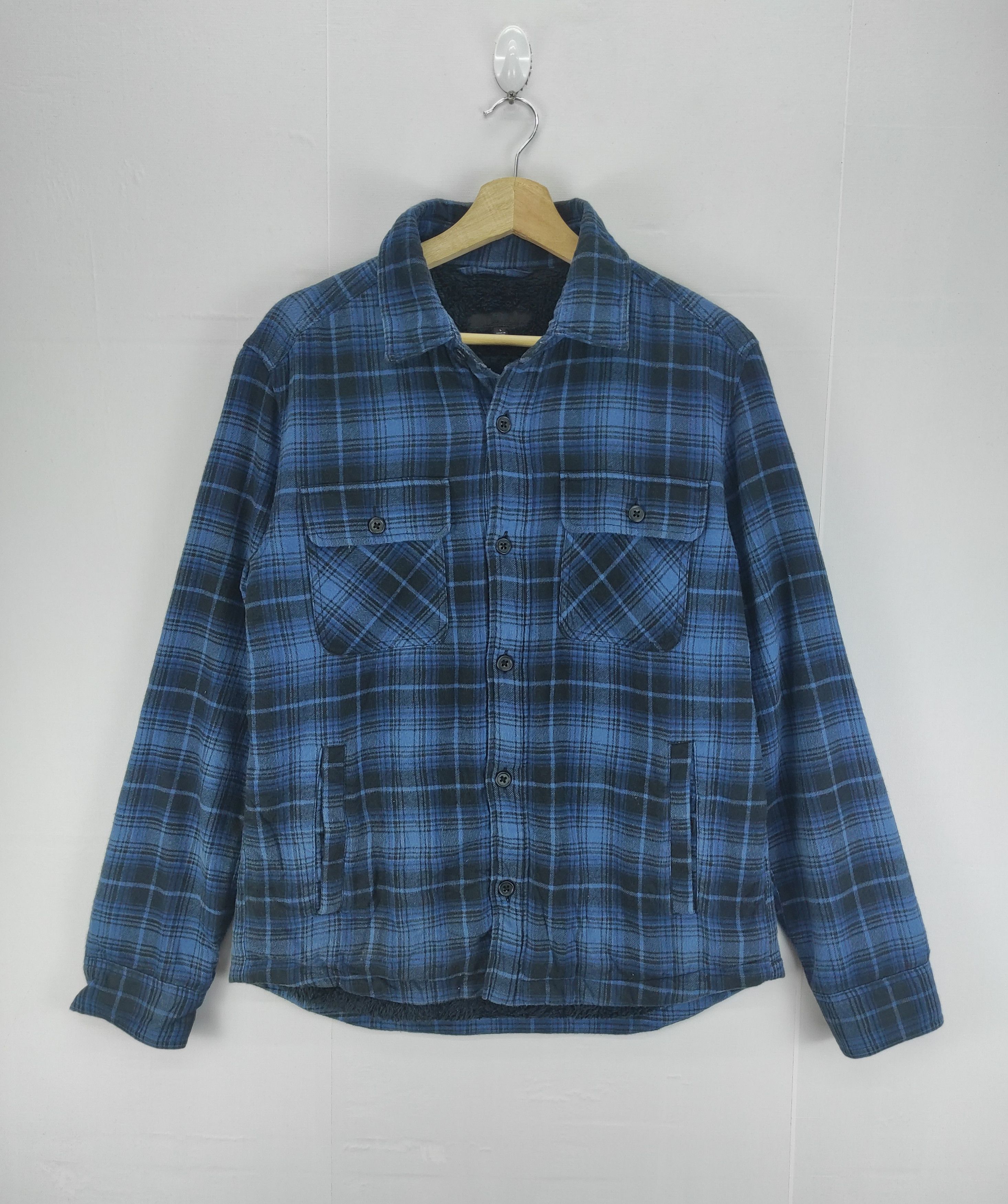 Uniqlo Flannel Plaid Tartan Shirt Fleece Lining Button Up