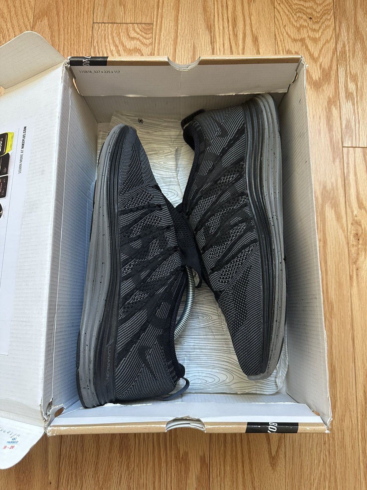 Nike supreme lunar flyknit best sale