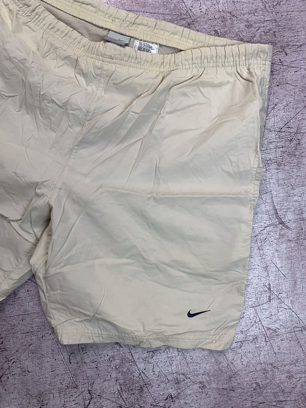 Nike Vintage Nike Nylon Shorts Size US 34 / EU 50 - 5 Thumbnail