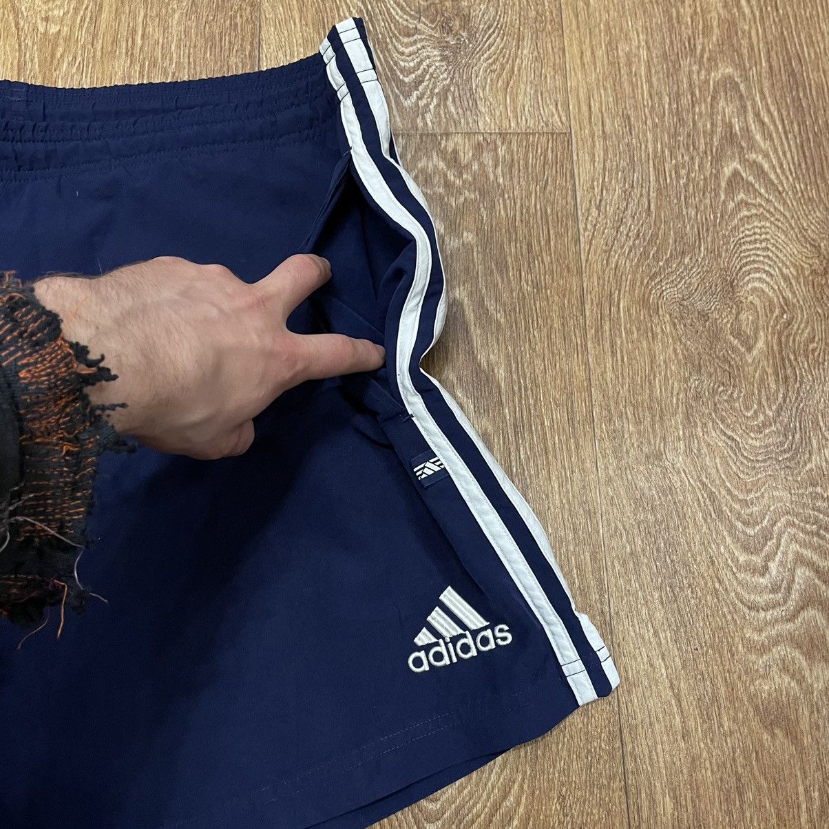 Adidas Vintage Adidas shorts streetwear y2k style casual Size US 36 / EU 52 - 5 Thumbnail