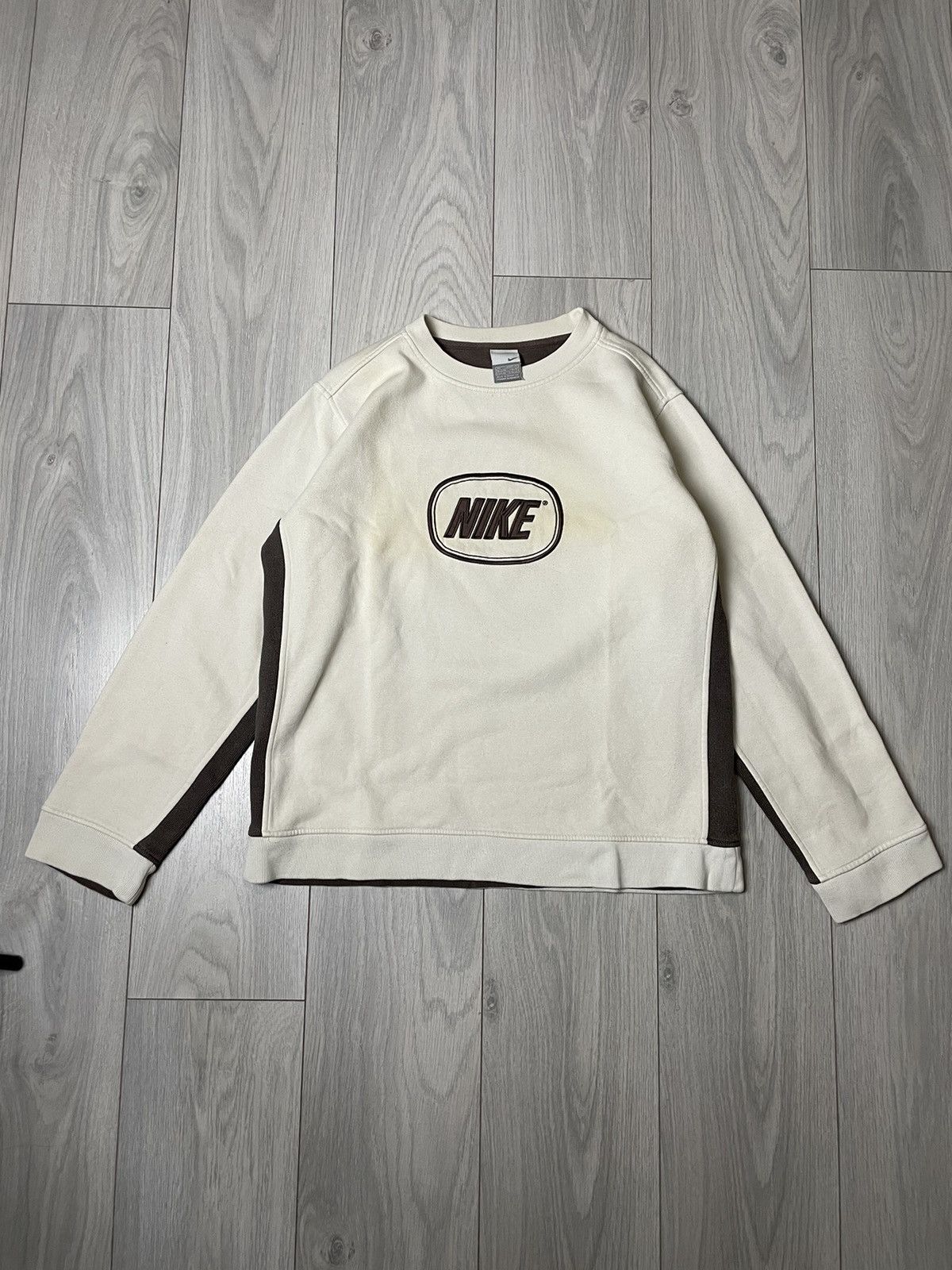 Vintage Vintage Nike Centre Logo Y2K Brown Size US S / EU 44-46 / 1 - 1 Thumbnail