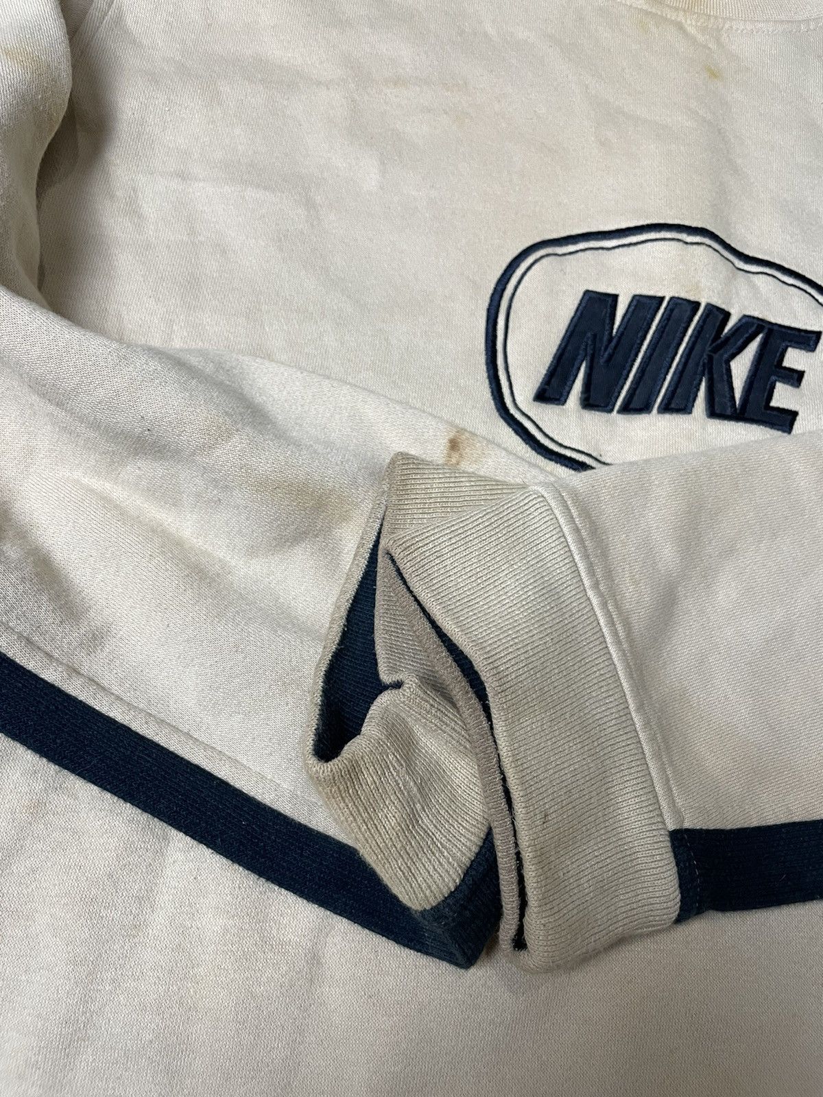 Vintage Vintage Sweatshirt Nike Centre Logo Y2K Beige Size US L / EU 52-54 / 3 - 5 Thumbnail