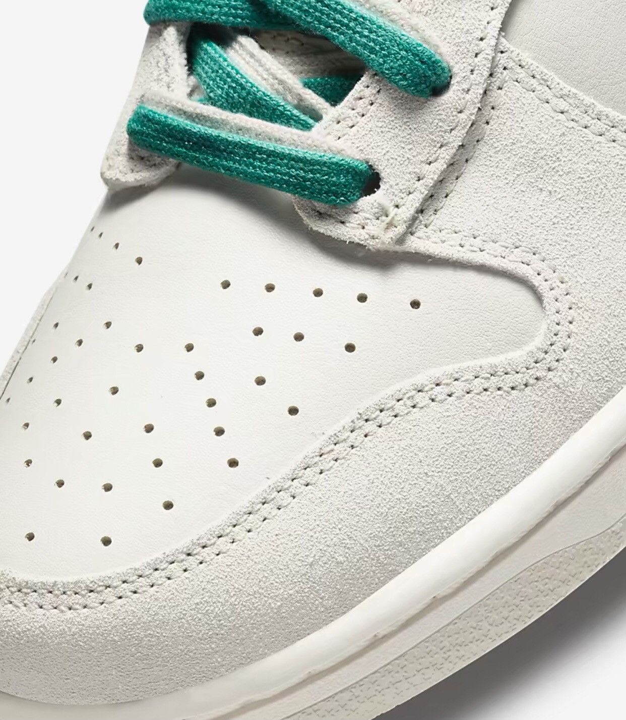 Nike Nike Dunk High SE "Sail" Size US 11 / EU 44 - 13 Thumbnail