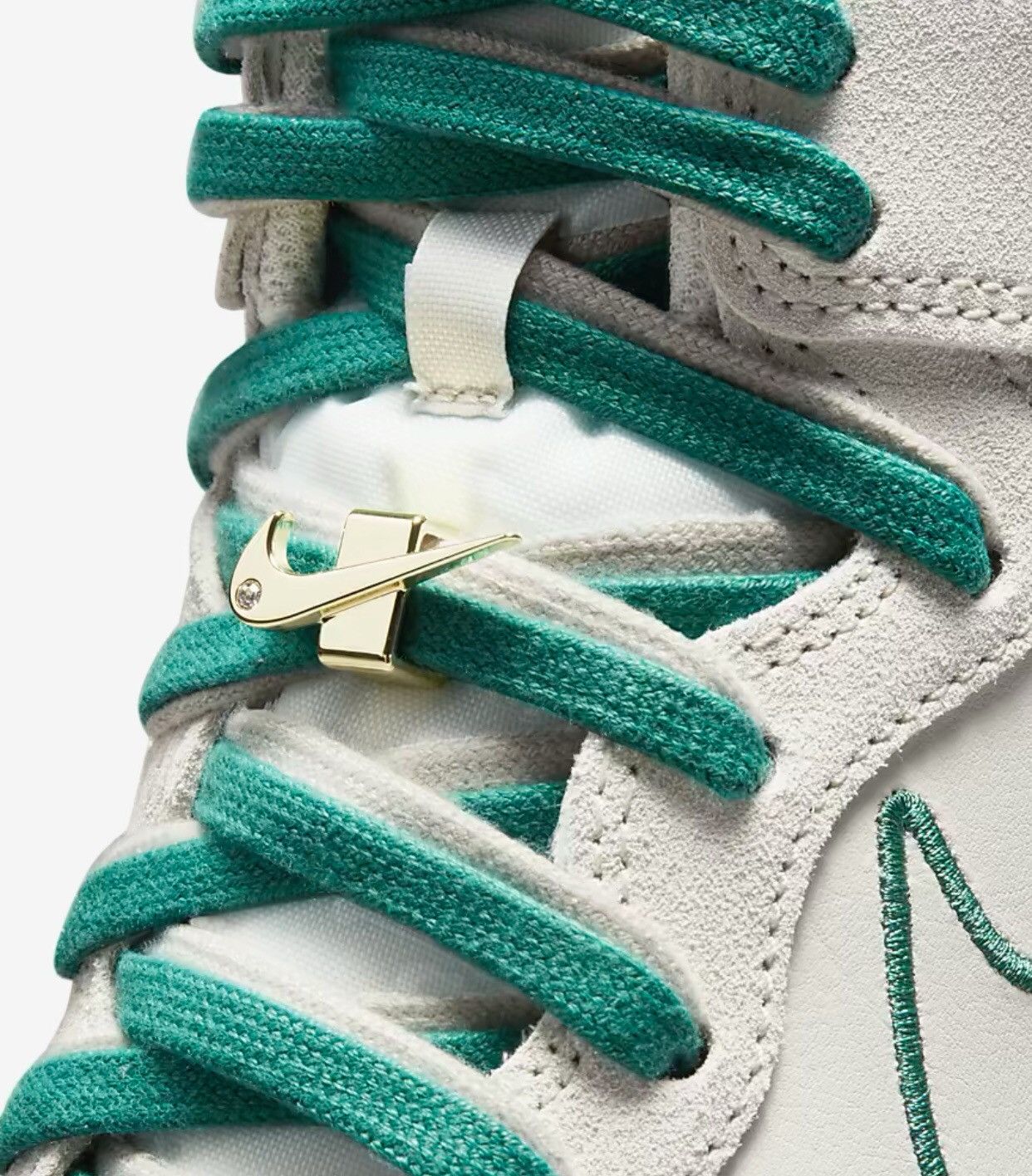 Nike Nike Dunk High SE "Sail" Size US 11 / EU 44 - 12 Thumbnail