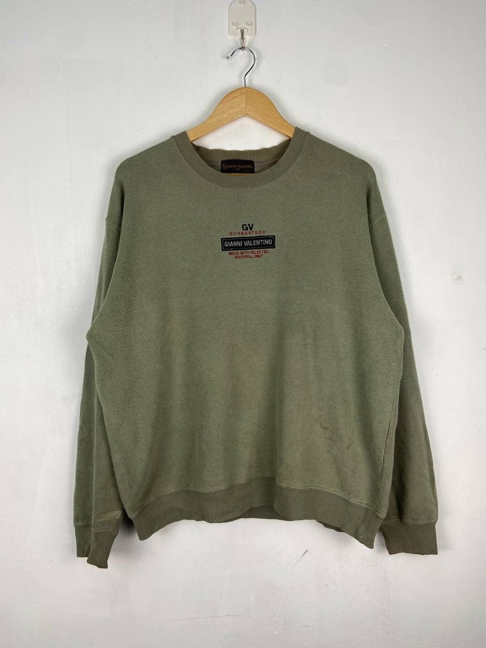 Valentino Vintage Sunfaded Gianni Valentino Sweatshirt Baggy Size US L / EU 52-54 / 3 - 1 Thumbnail
