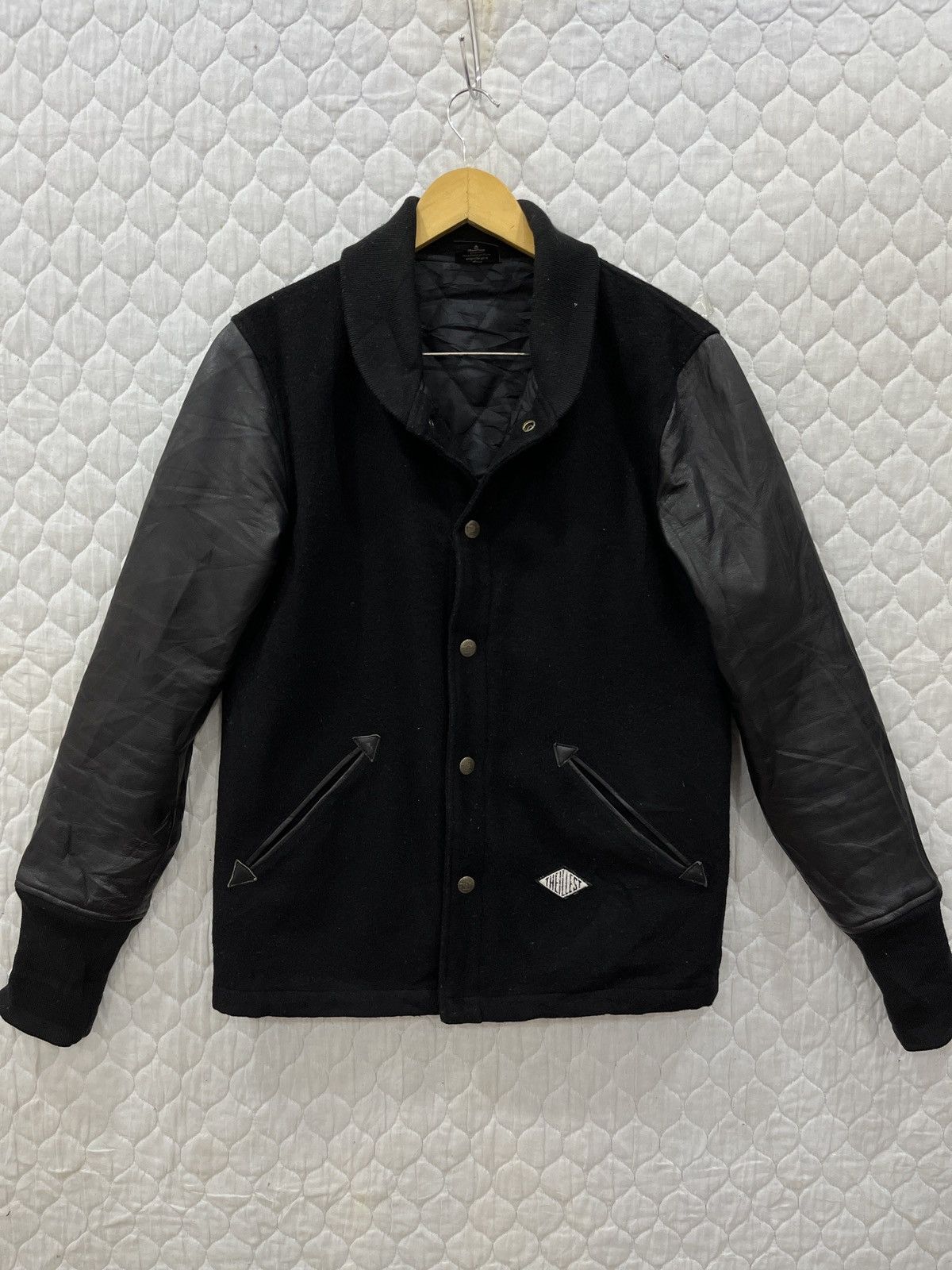 (Vv). THE ILLEST HYPEBEAST VARSITY LEATHER SLEEVE JACKET