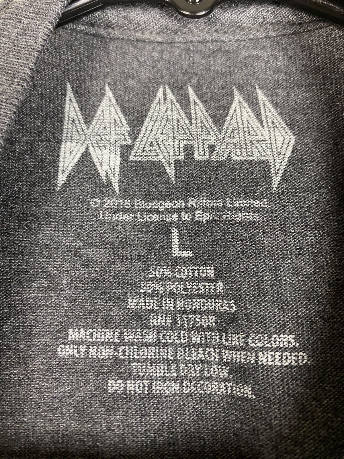 Band Tees Def Leppard Pyromania T Shirt Rock Tees black Graphic art Size US L / EU 52-54 / 3 - 3 Thumbnail