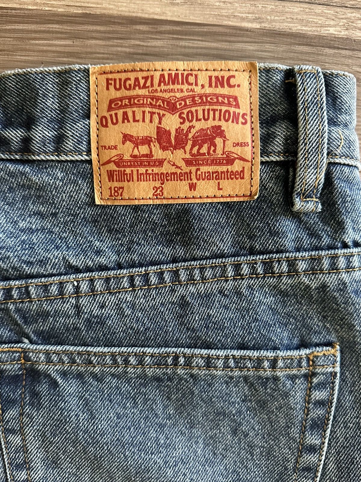 Fugazi Fugazi LA Chain Paint Splatter Jeans Dark Washed size 30 Size US 30 / EU 46 - 8 Thumbnail