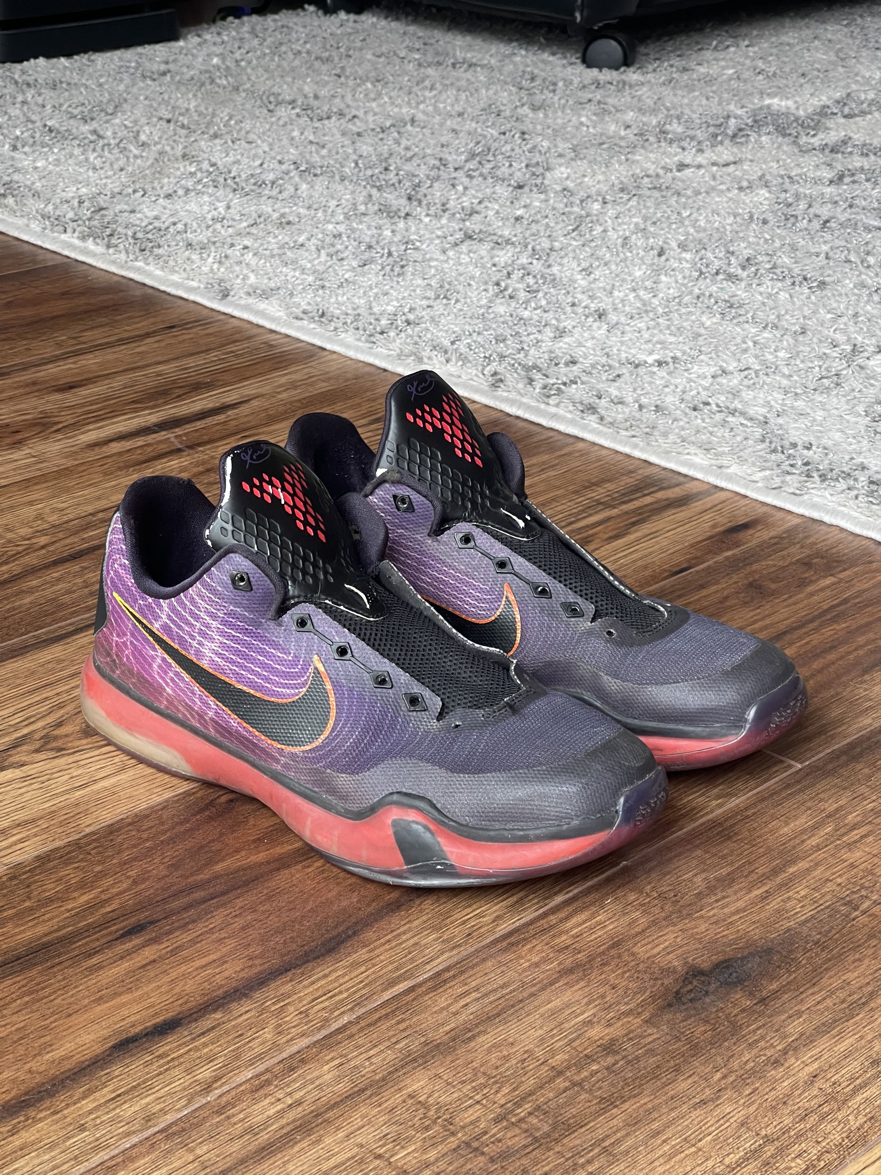 Nike Nike Kobe 10 Hero Size 6.5Y (GS) - 726067-500 - US Size US 6.5 / EU 39-40 - 1 Thumbnail