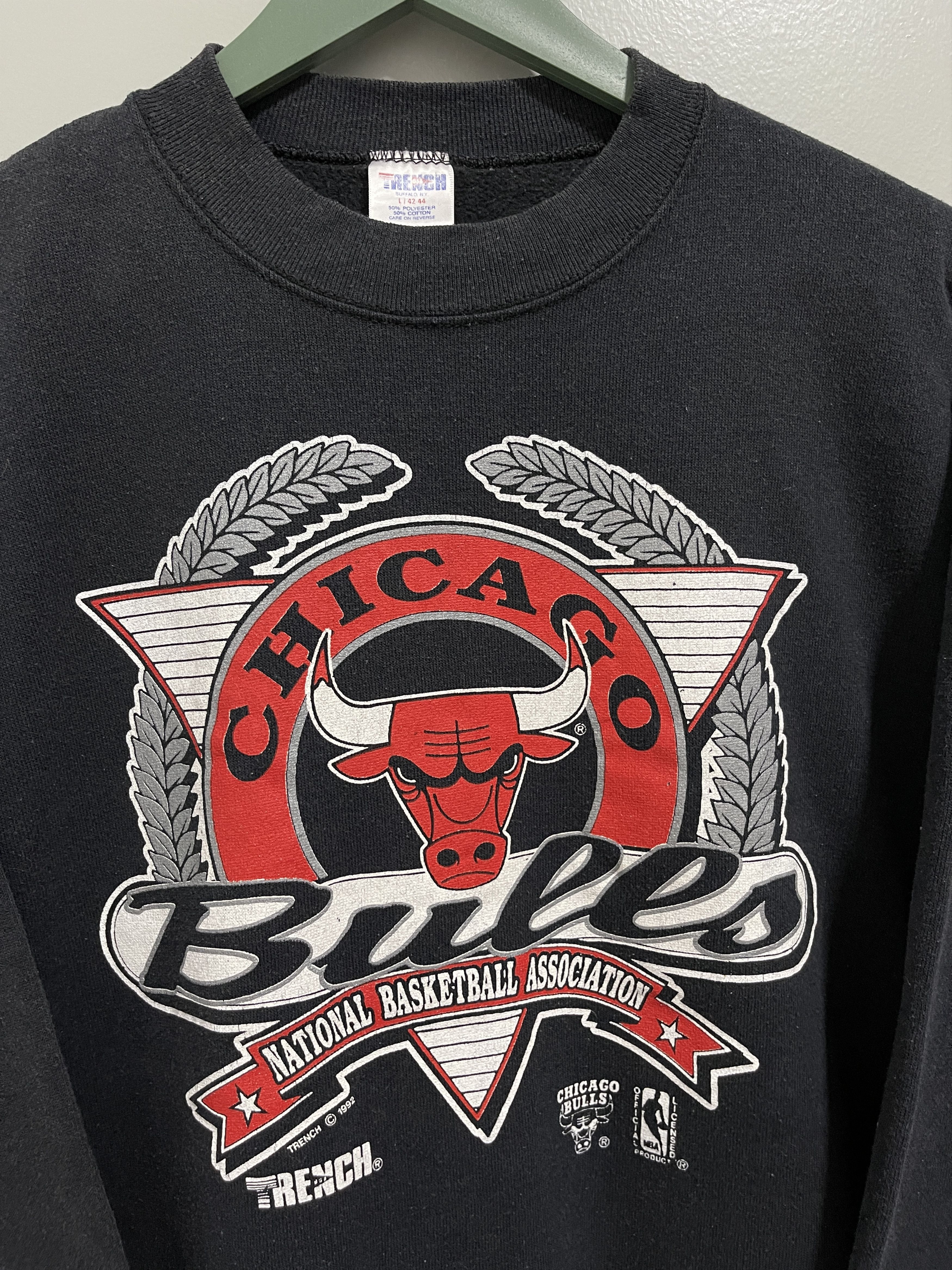 NBA Vintage 1992 NBA Chicago Bulls Basketball Big Logo Size US M / EU 48-50 / 2 - 3 Thumbnail