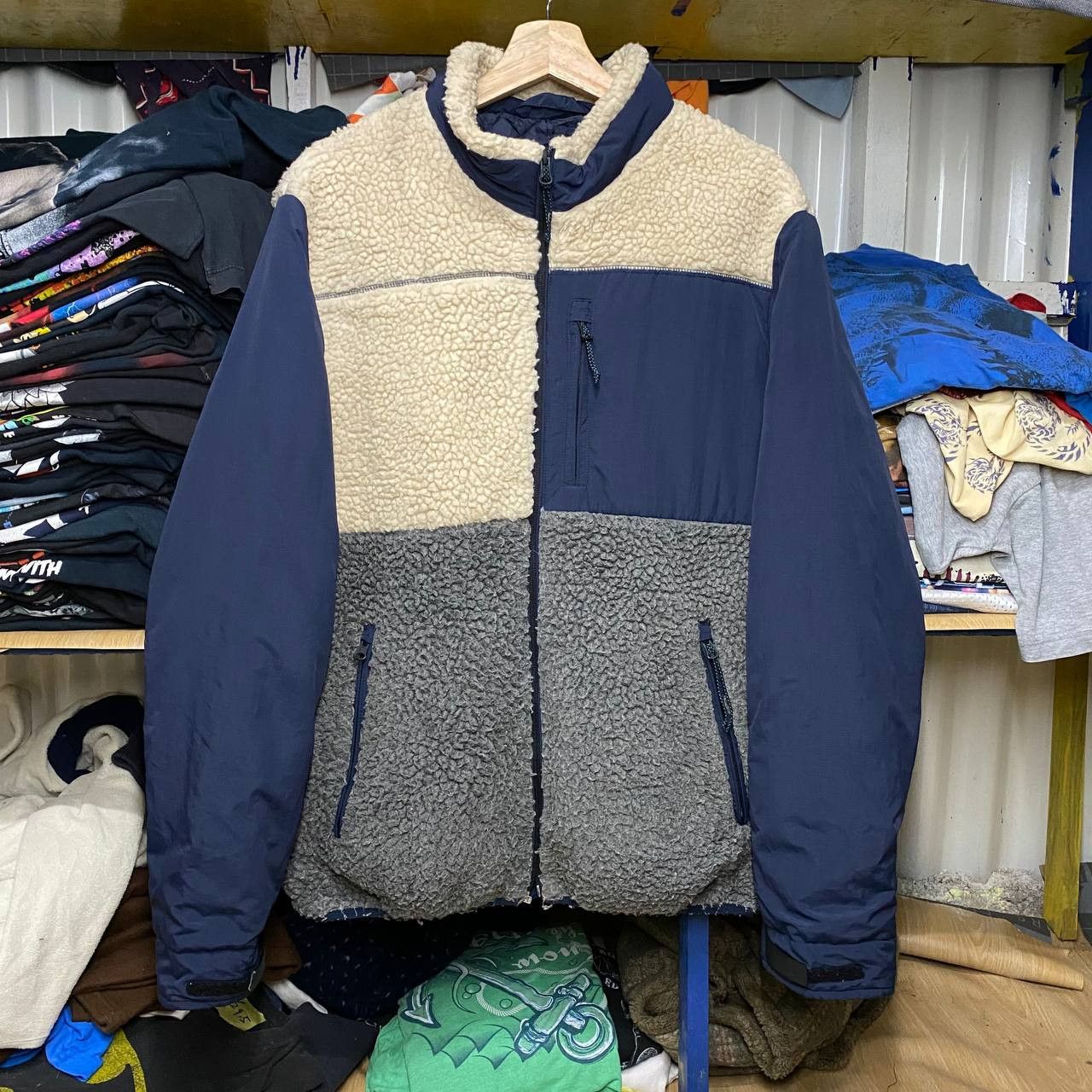 Rare amrican eagle fleece jacket