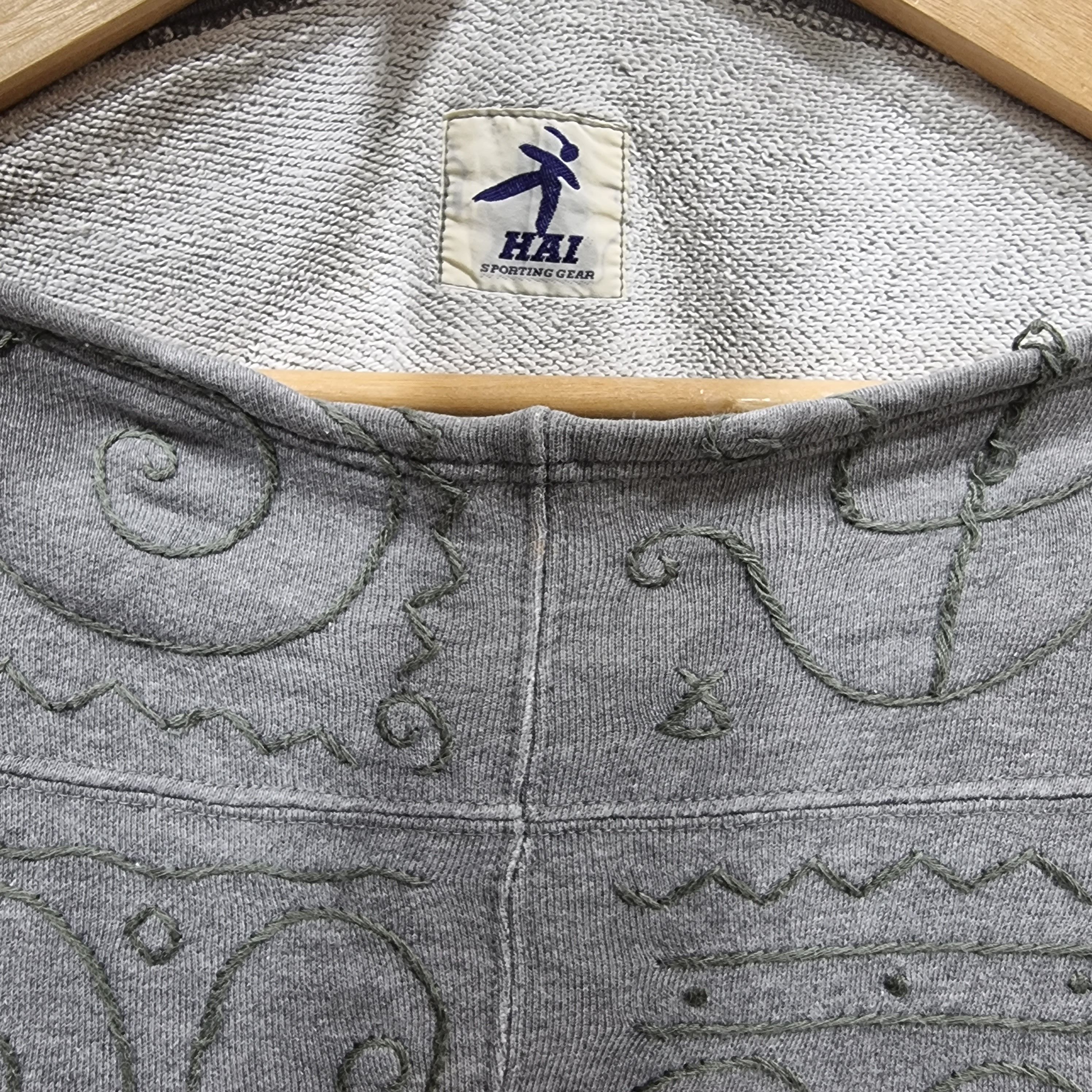 Issey Miyake Vintage Issey Miyake Embroidered Sweatshirt - Archive Japan Size US M / EU 48-50 / 2 - 3 Thumbnail