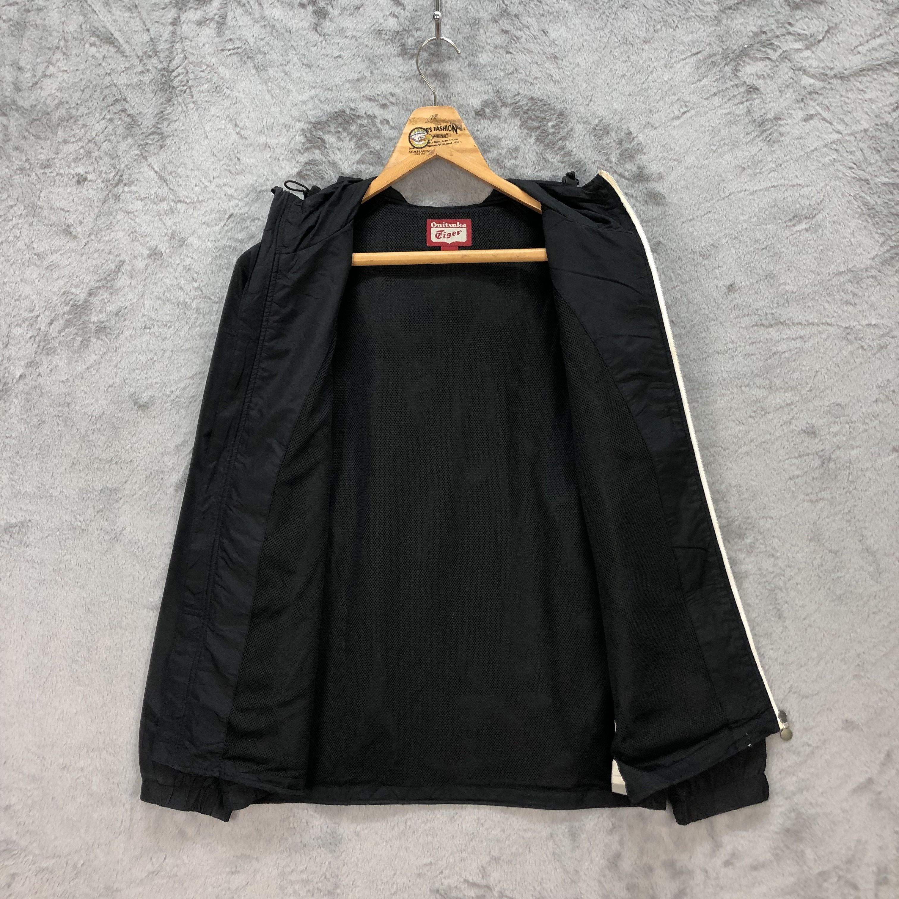 Asics ONITSUKA TIGER HOODED LIGHT ZIPPER JACKET #5523-195 Size US M / EU 48-50 / 2 - 9 Thumbnail