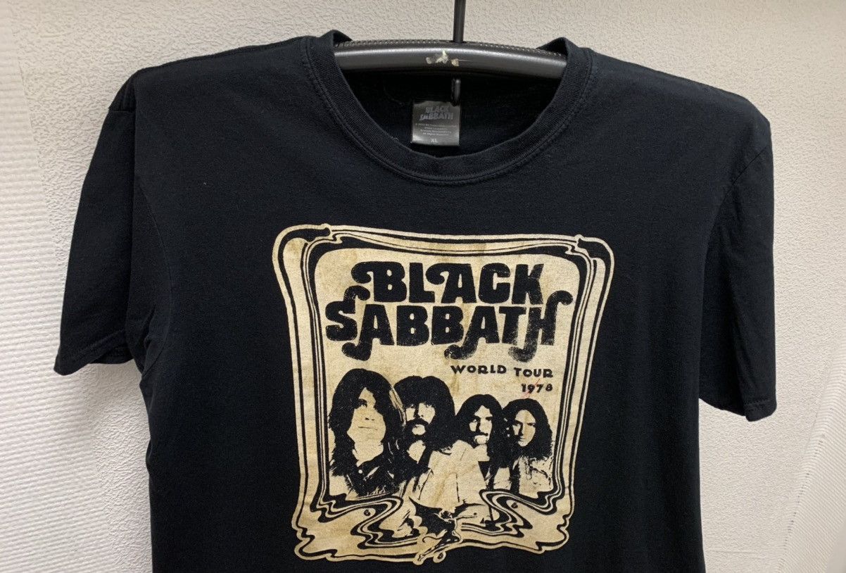 Vintage Black sabbath world tour 1978 vintage rock 2012 t-shirt Xl Size US XL / EU 56 / 4 - 2 Thumbnail