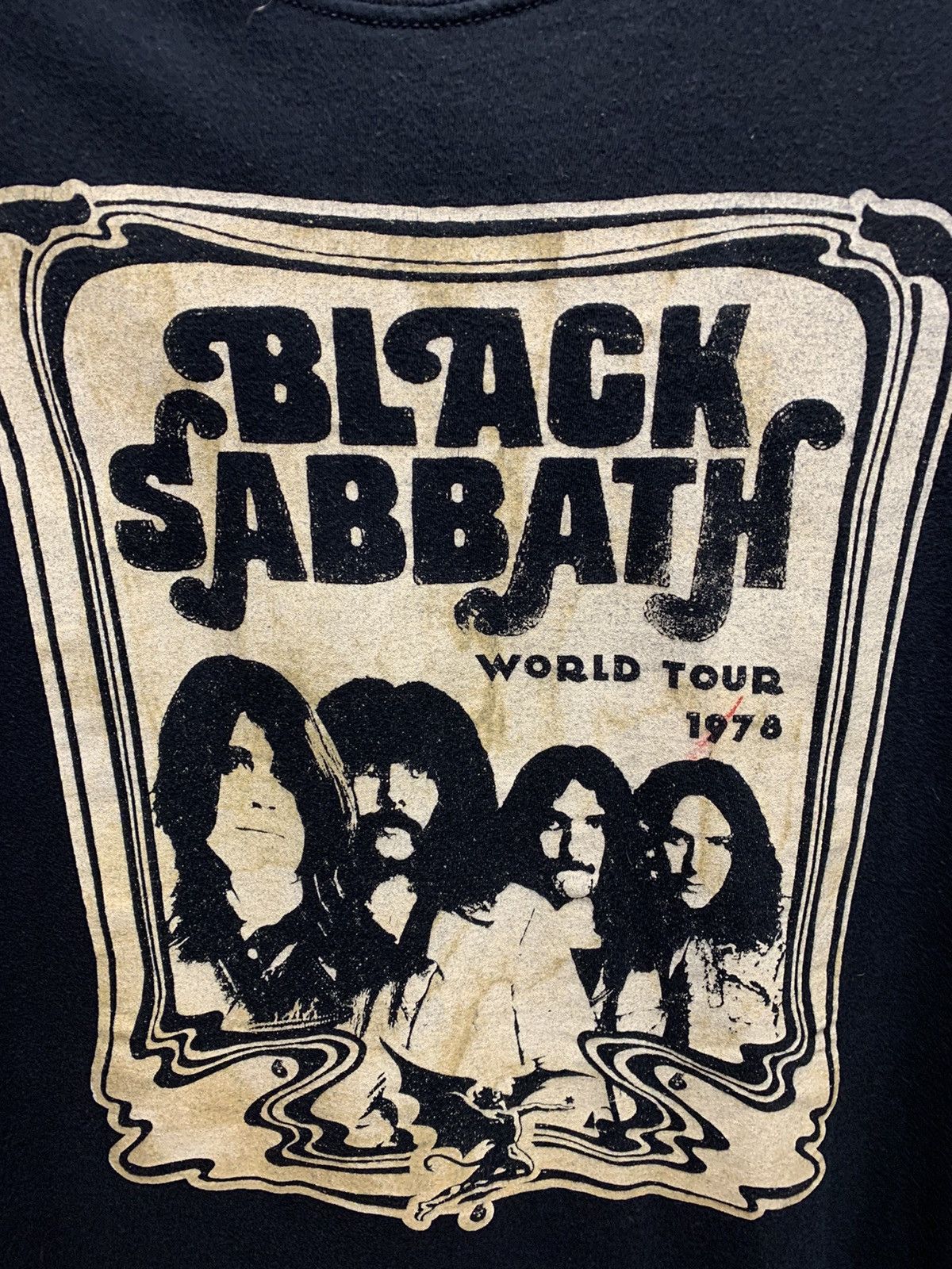 Vintage Black sabbath world tour 1978 vintage rock 2012 t-shirt Xl Size US XL / EU 56 / 4 - 3 Thumbnail