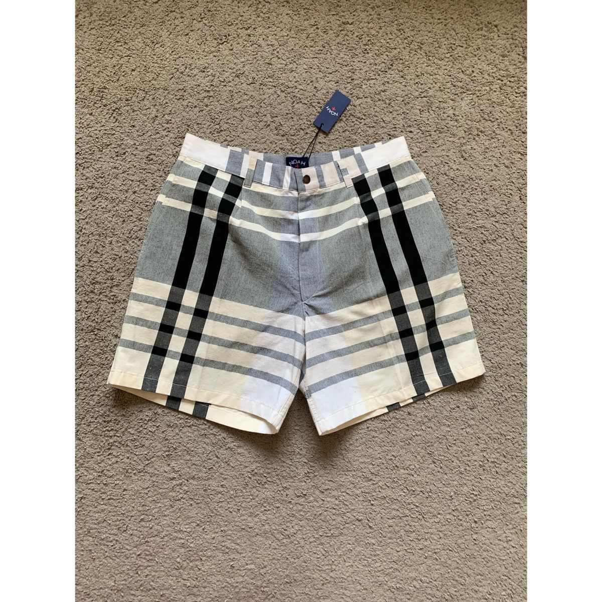 NOAH PLEATED PLAID WIDE LEGS SHORTS