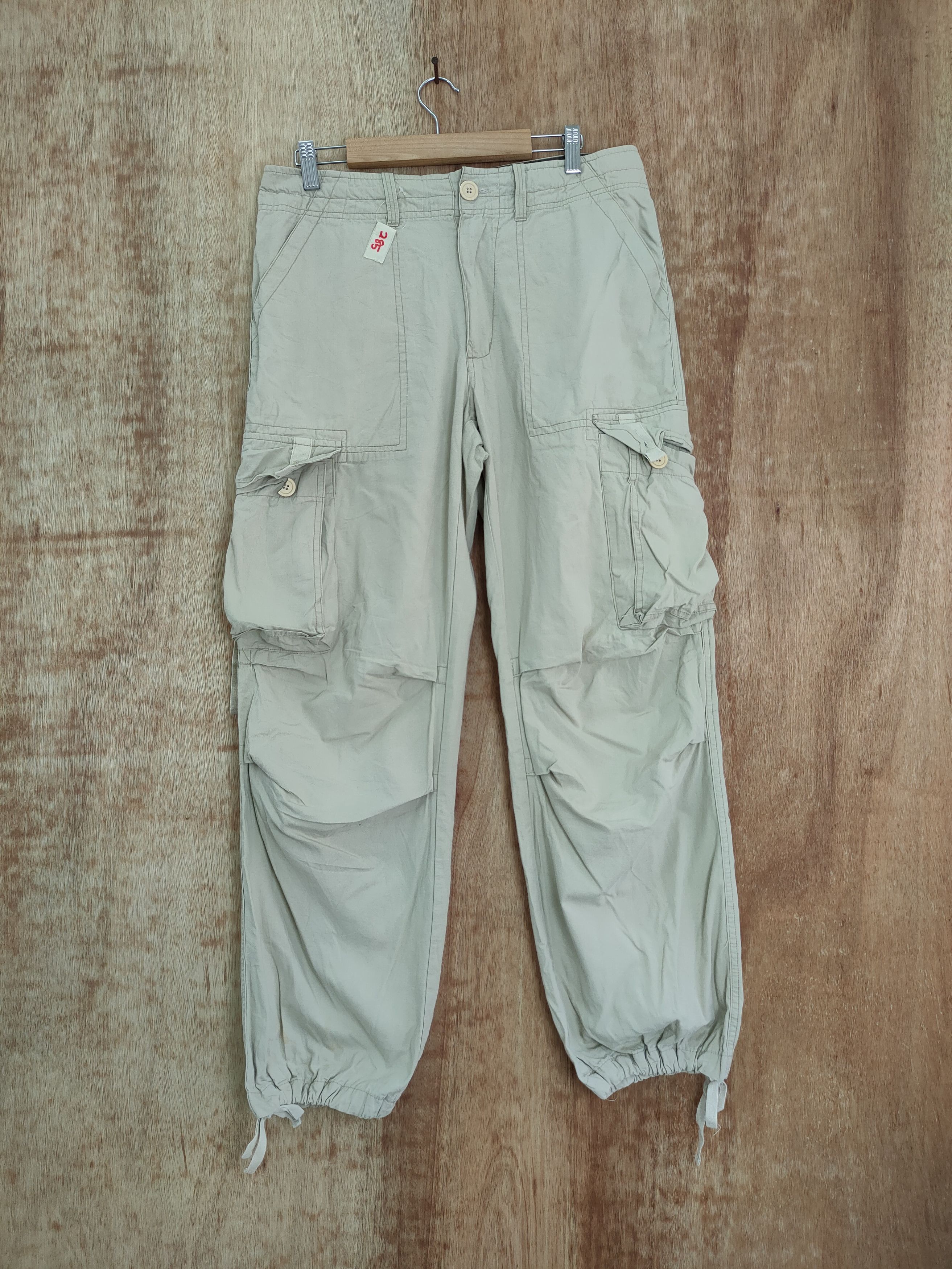 image of Magical Design Bg Corn Multipocket Cargo Pants 285 in Green, Women's (Size 30)