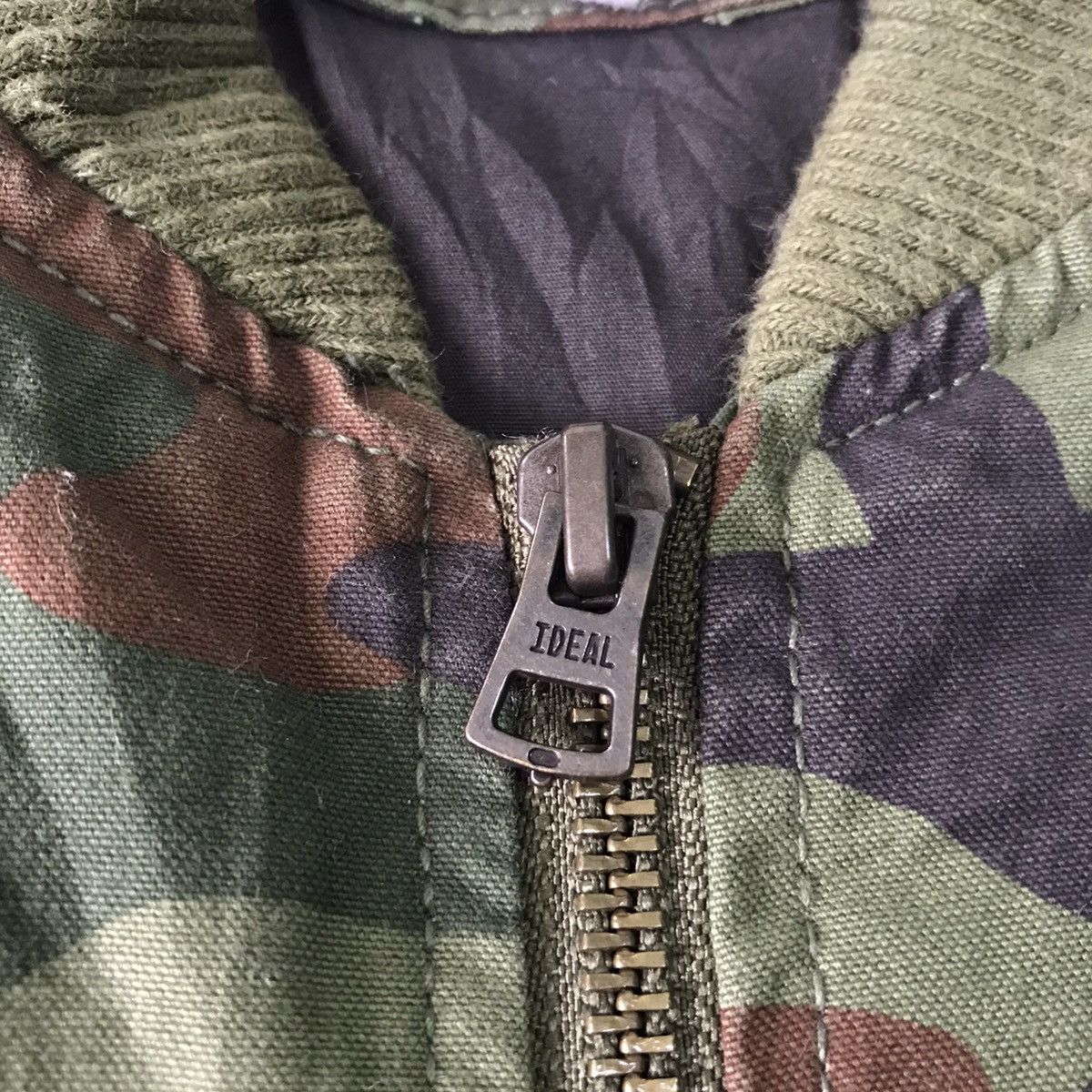 Gap Vtg Camo Printed Gap Bomber Jacket Zip Ideal Size US L / EU 52-54 / 3 - 8 Thumbnail