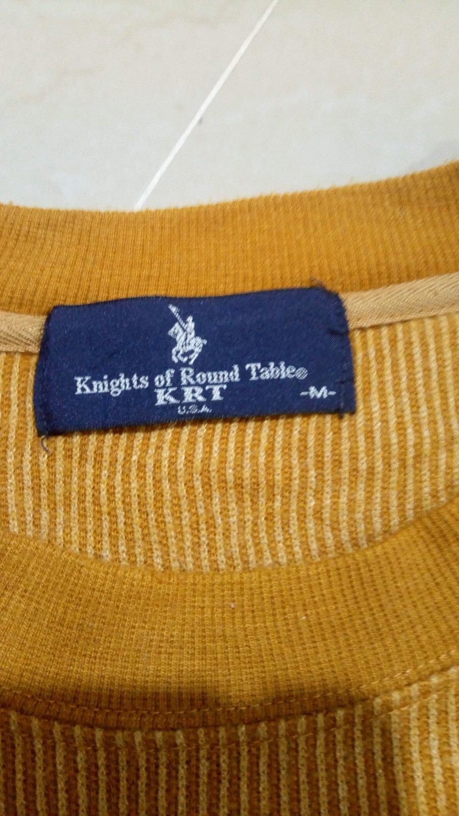 KNIGHT OF ROUND TABLE SWEATSHIRT size M