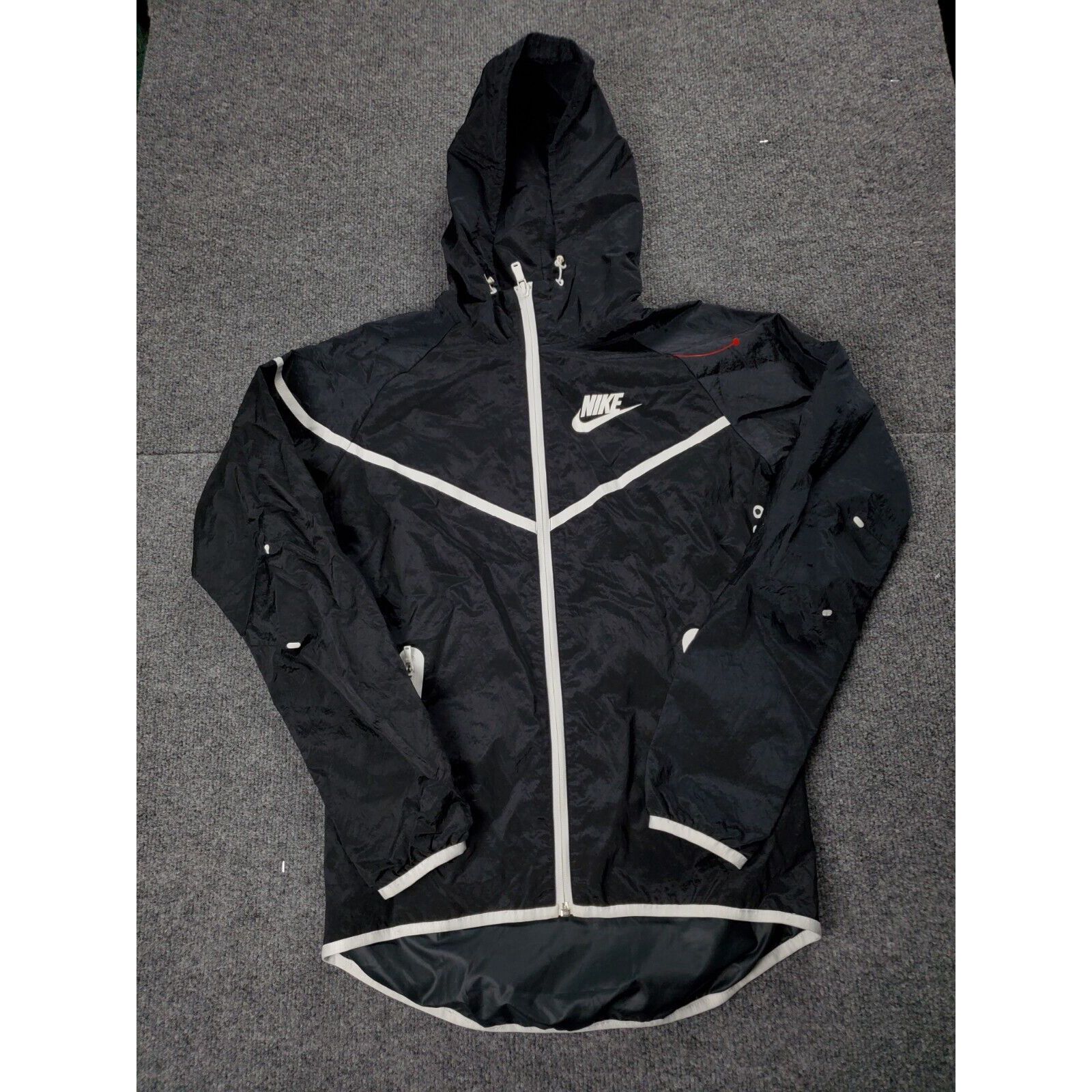nike windbreaker short sleeve