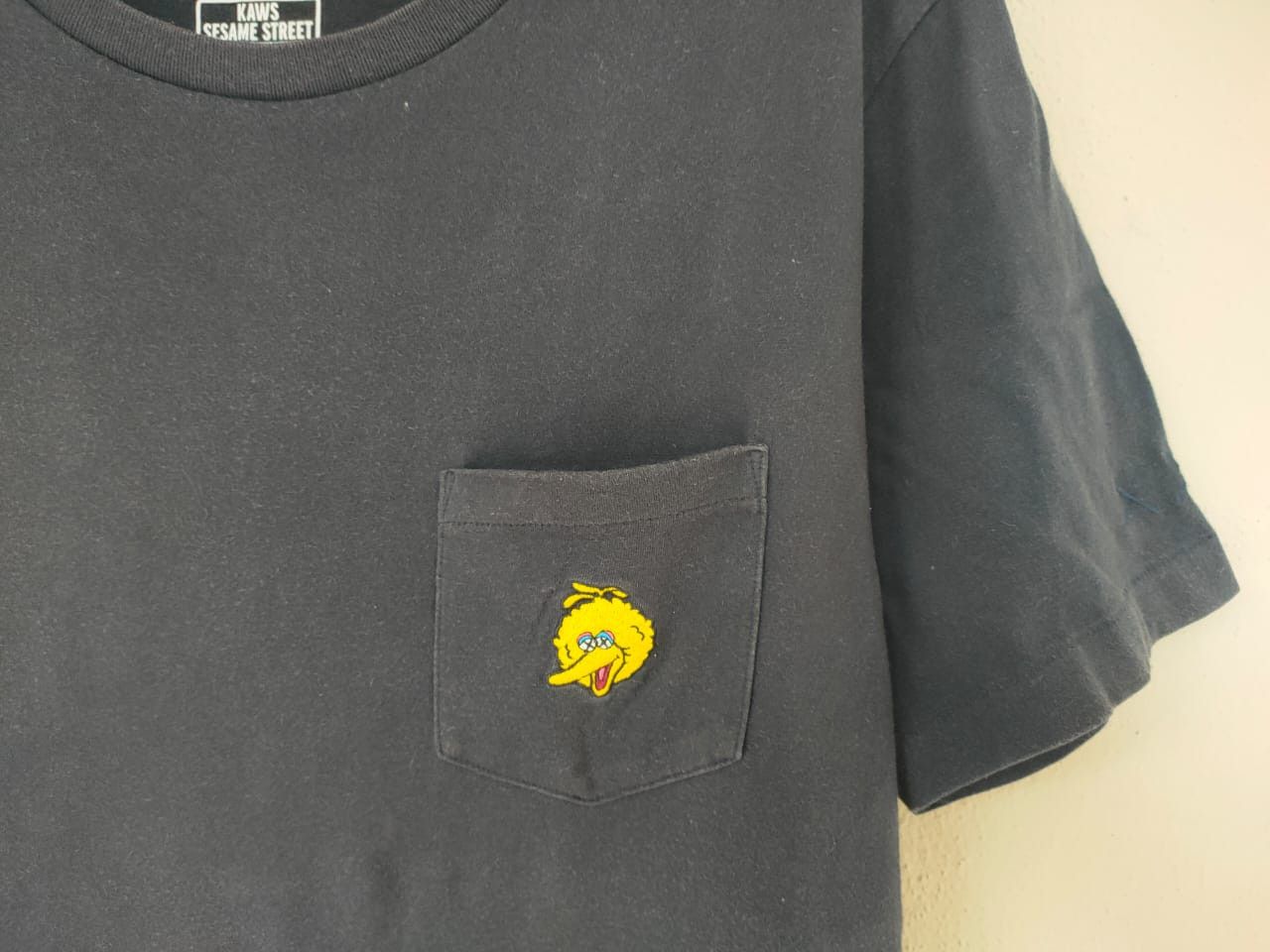 Japanese Brand Uniqlo Kaws Sesame Street Single Pocket Size US XL / EU 56 / 4 - 3 Thumbnail