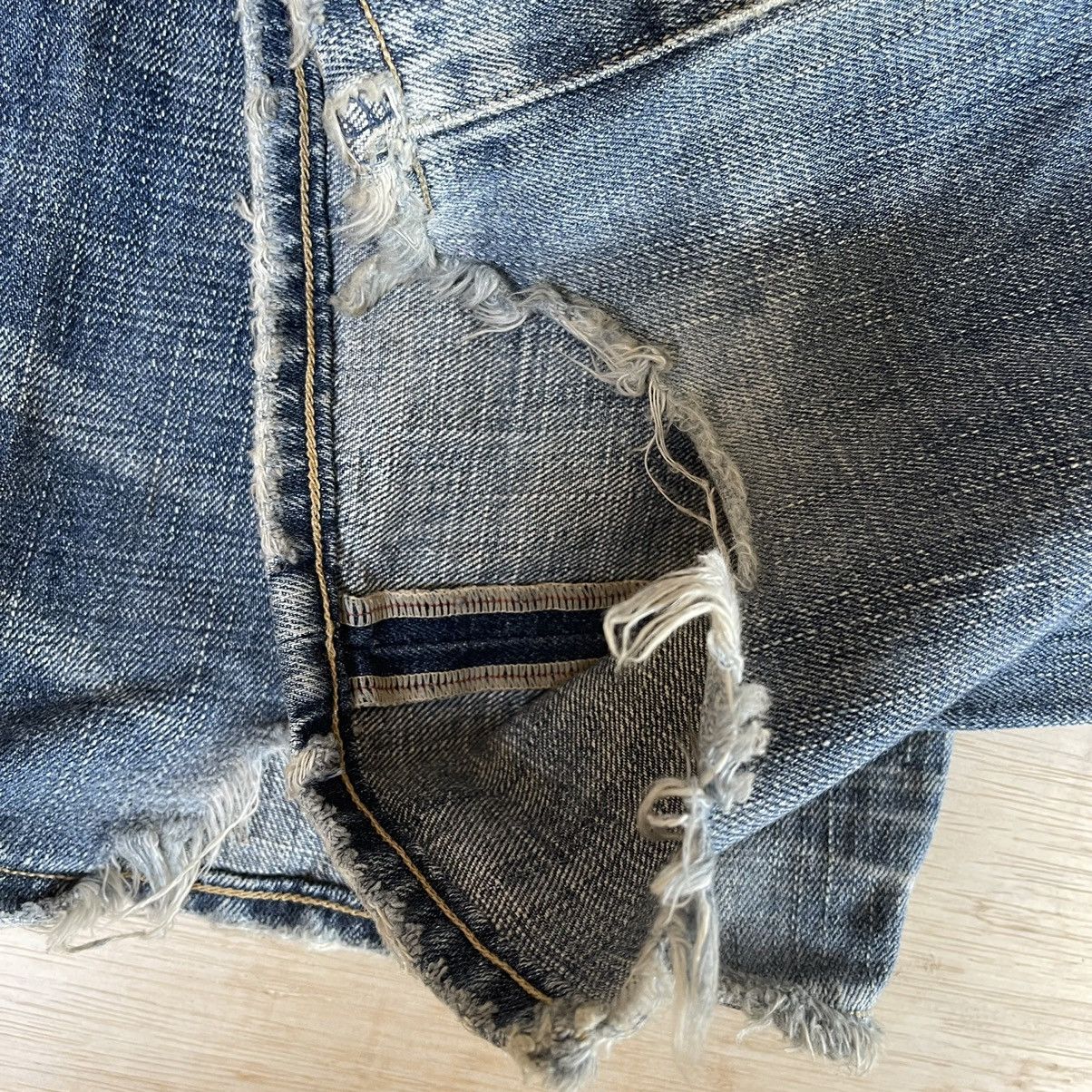 Levi's Vintage Levis 554 Distressed Jeans Size US 31 - 12 Thumbnail