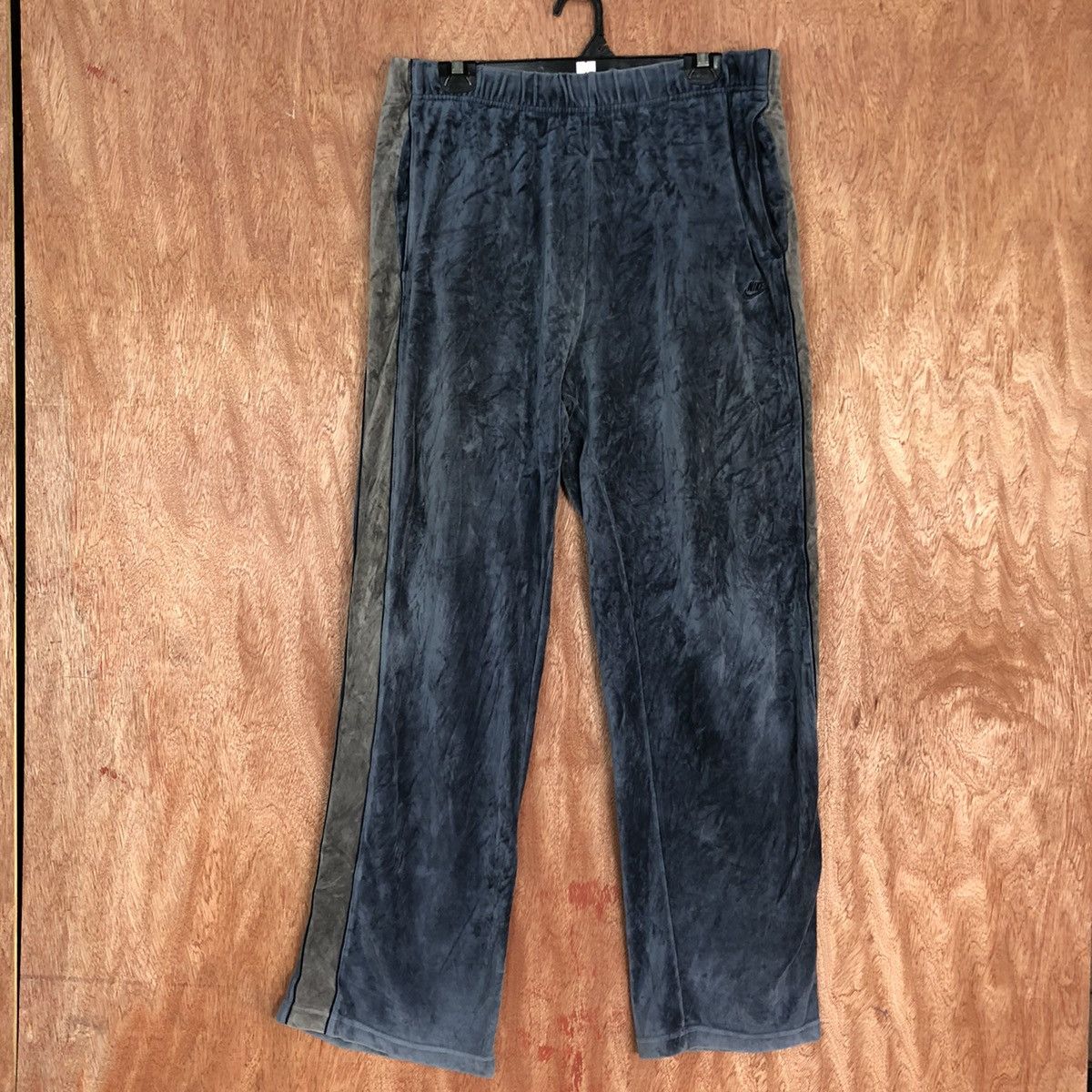 Nike DL Nike Dark blue velvet Sweatpants #H331 Size US 31 - 1 Thumbnail