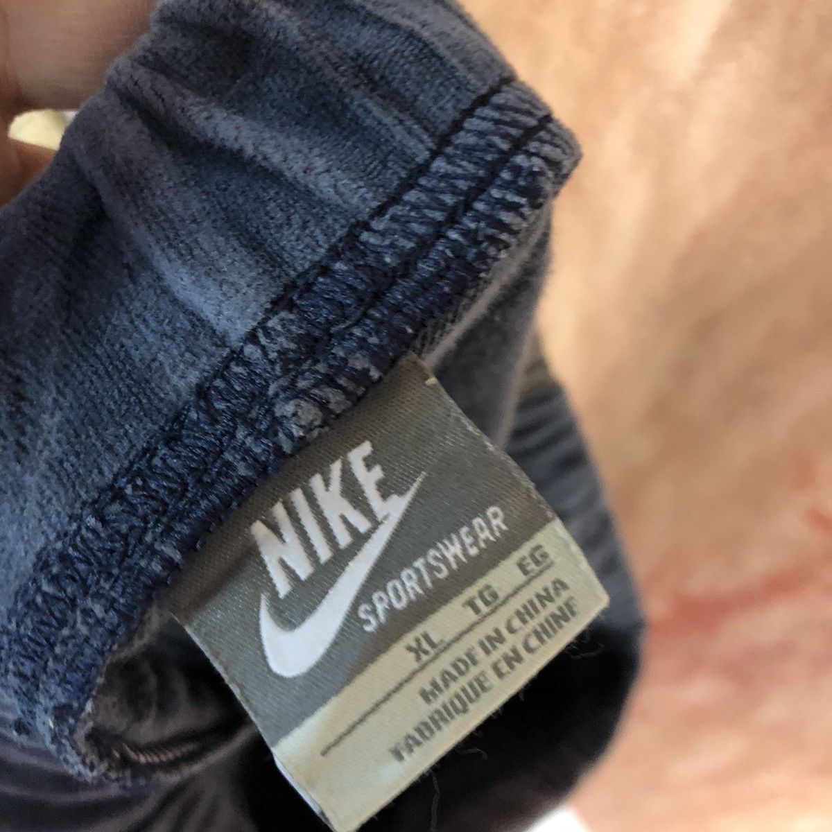 Nike DL Nike Dark blue velvet Sweatpants #H331 Size US 31 - 10 Thumbnail