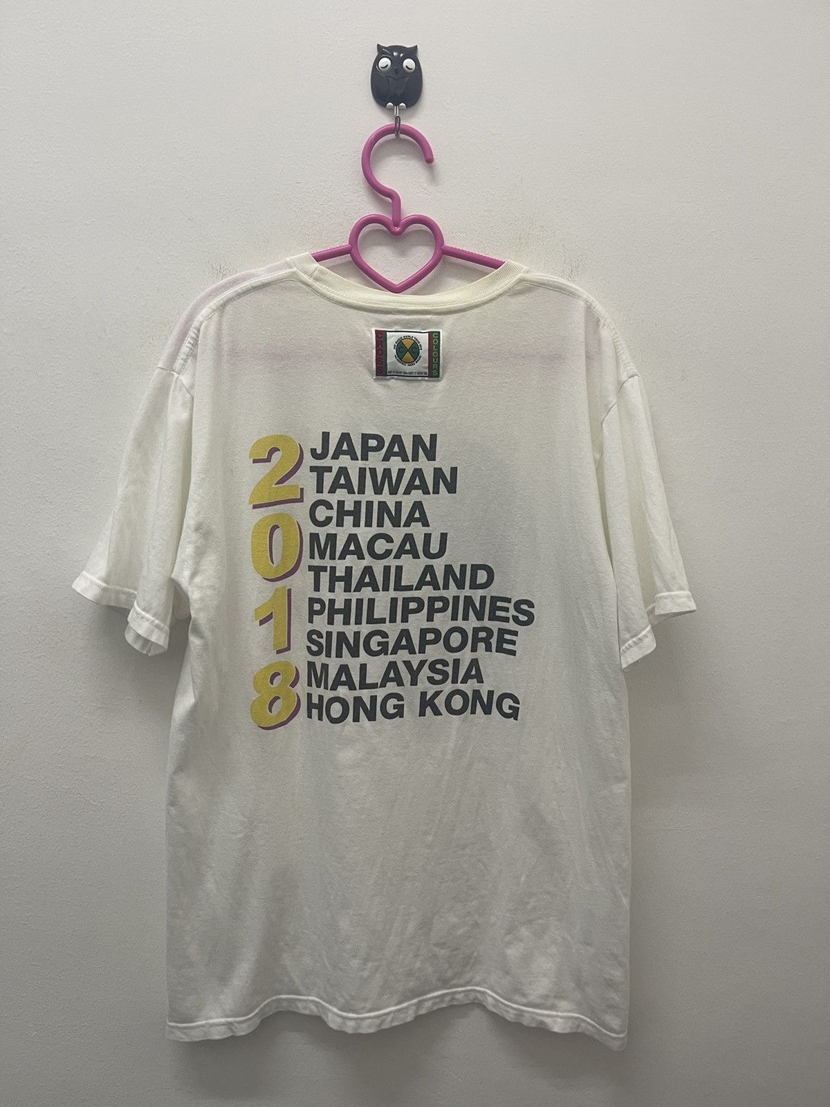 Cross Colours Rare CROSS COLOURS X Bruno Mars 24K Magic World Tour Size US M / EU 48-50 / 2 - 4 Thumbnail