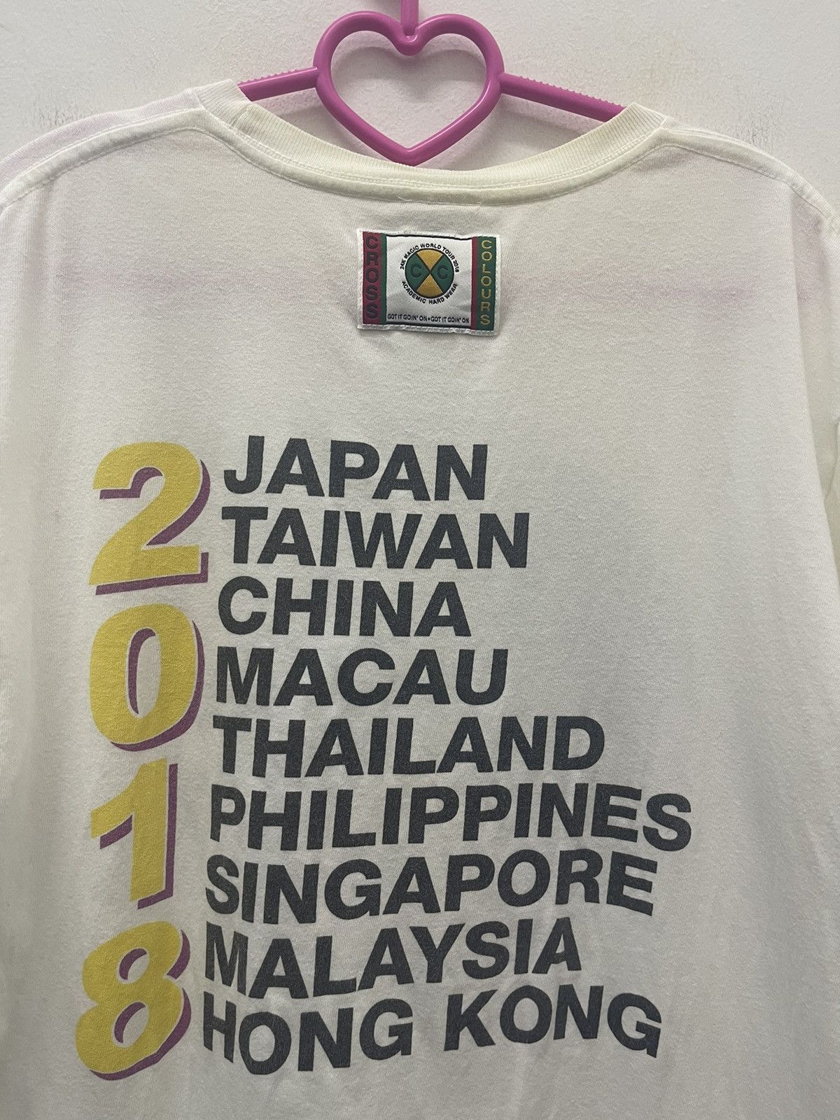 Cross Colours Rare CROSS COLOURS X Bruno Mars 24K Magic World Tour Size US M / EU 48-50 / 2 - 5 Thumbnail