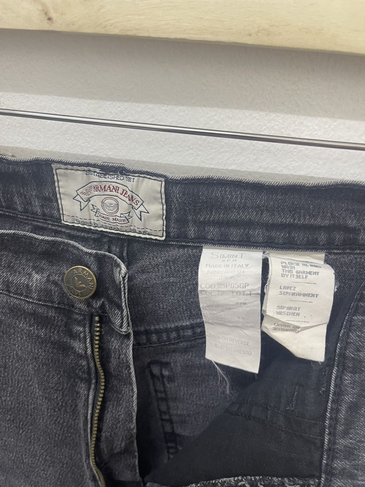 Armani Rare 90s Vintage ARMANI JEANS Giorgio Armani Made in Italy Size 28" / US 6 / IT 42 - 9 Thumbnail