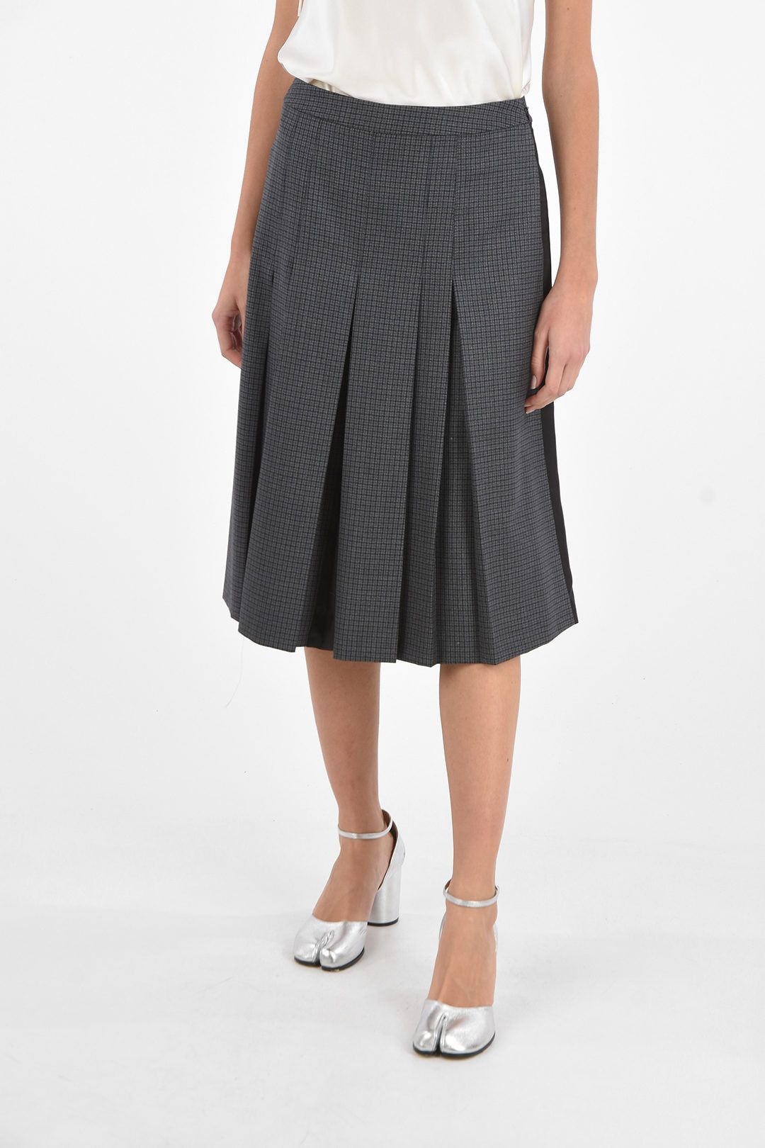 01dcsinl0523 Midi Skirts in Gray
