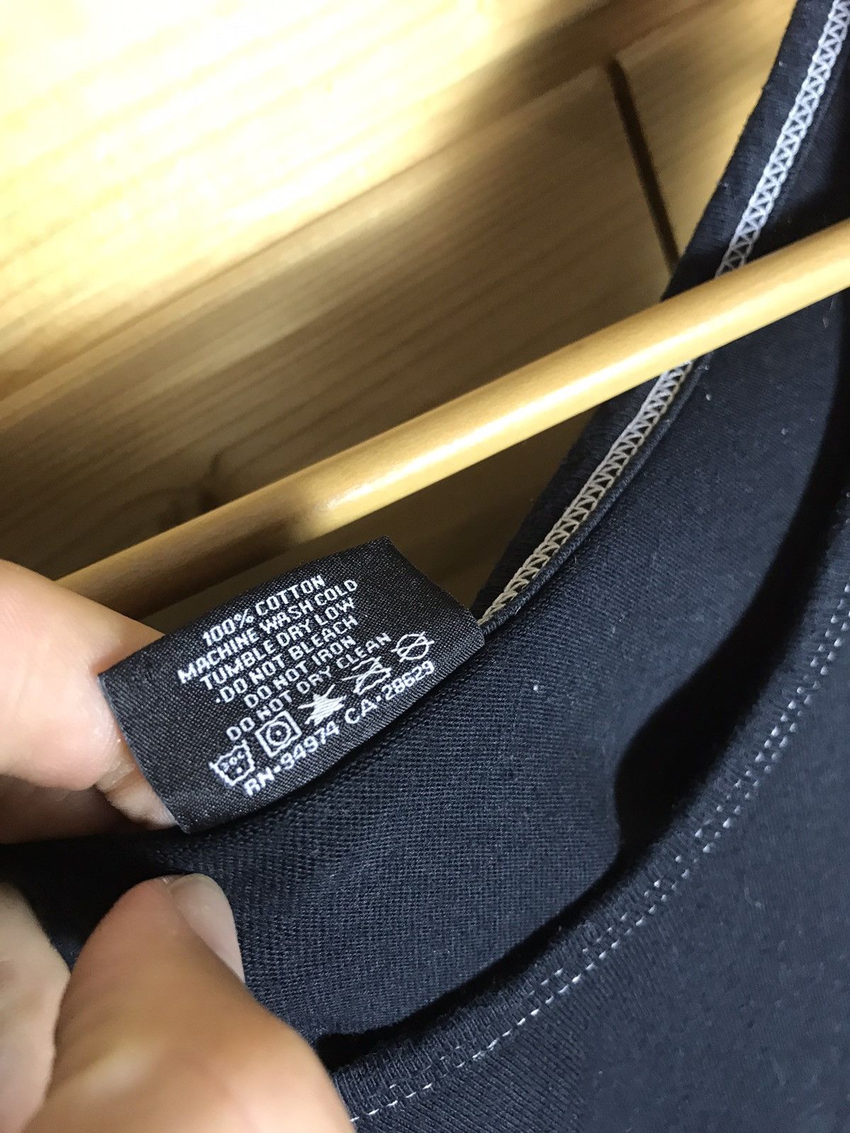 Stussy Stussy big logo black on black shirt Size US S / EU 44-46 / 1 - 9 Thumbnail